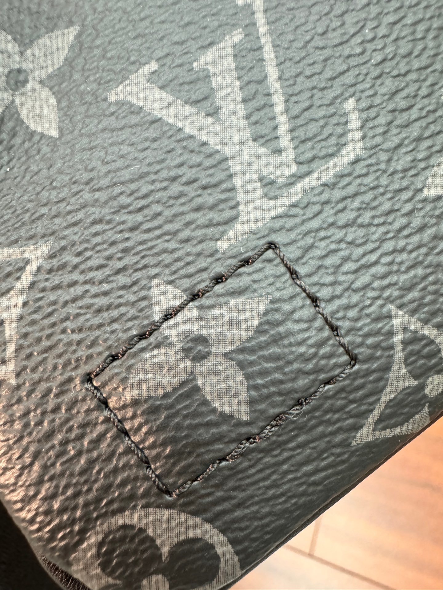 M12599私品(163动态UID )进口菱形面料 (品质第九次升级,进口原厂皮.专柜同步,动态电子芯片