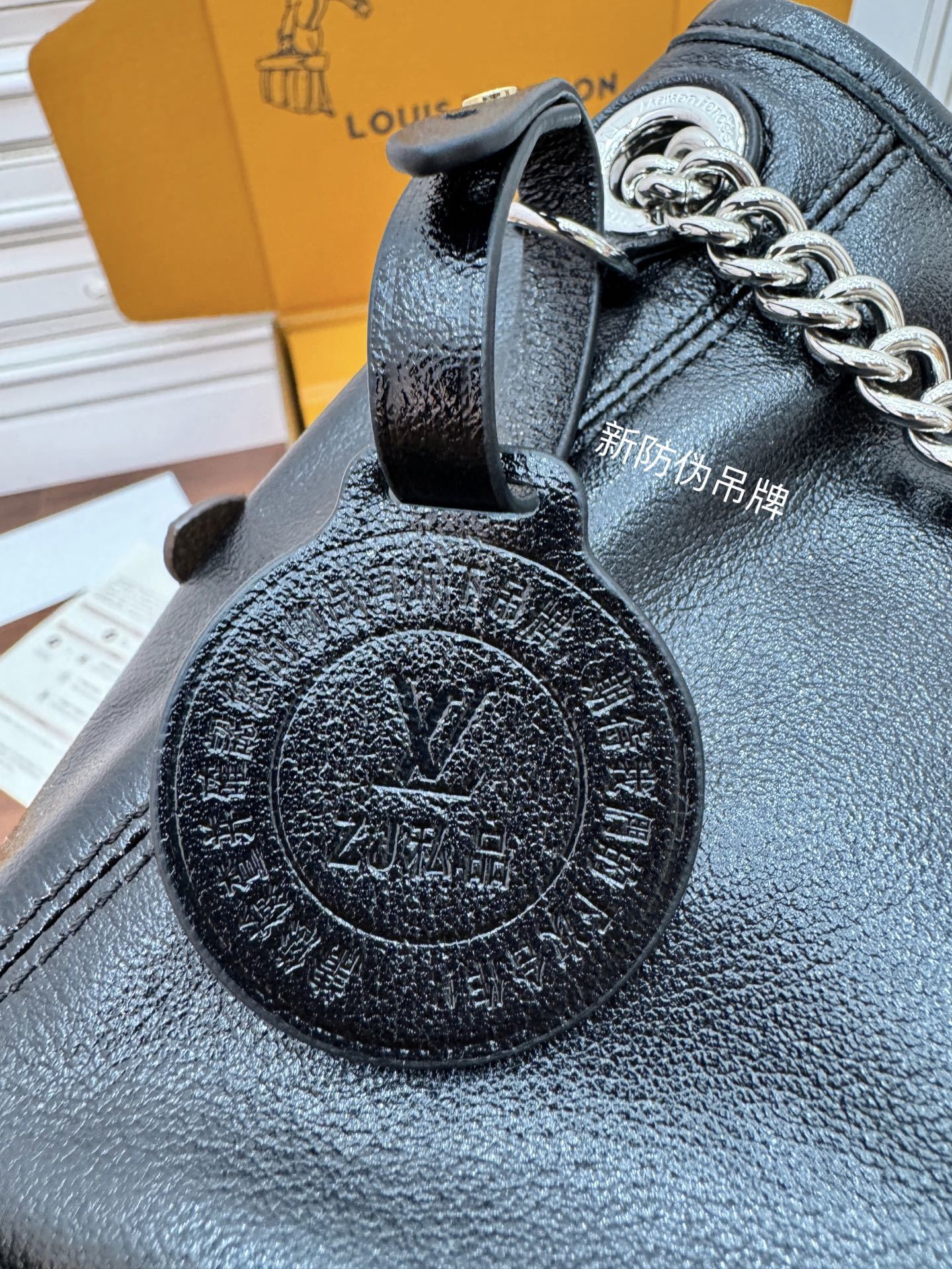 M12888私品(163动态UID )进口菱形面料 (品质第九次升级,进口原厂皮.专柜同步,动态电子芯片