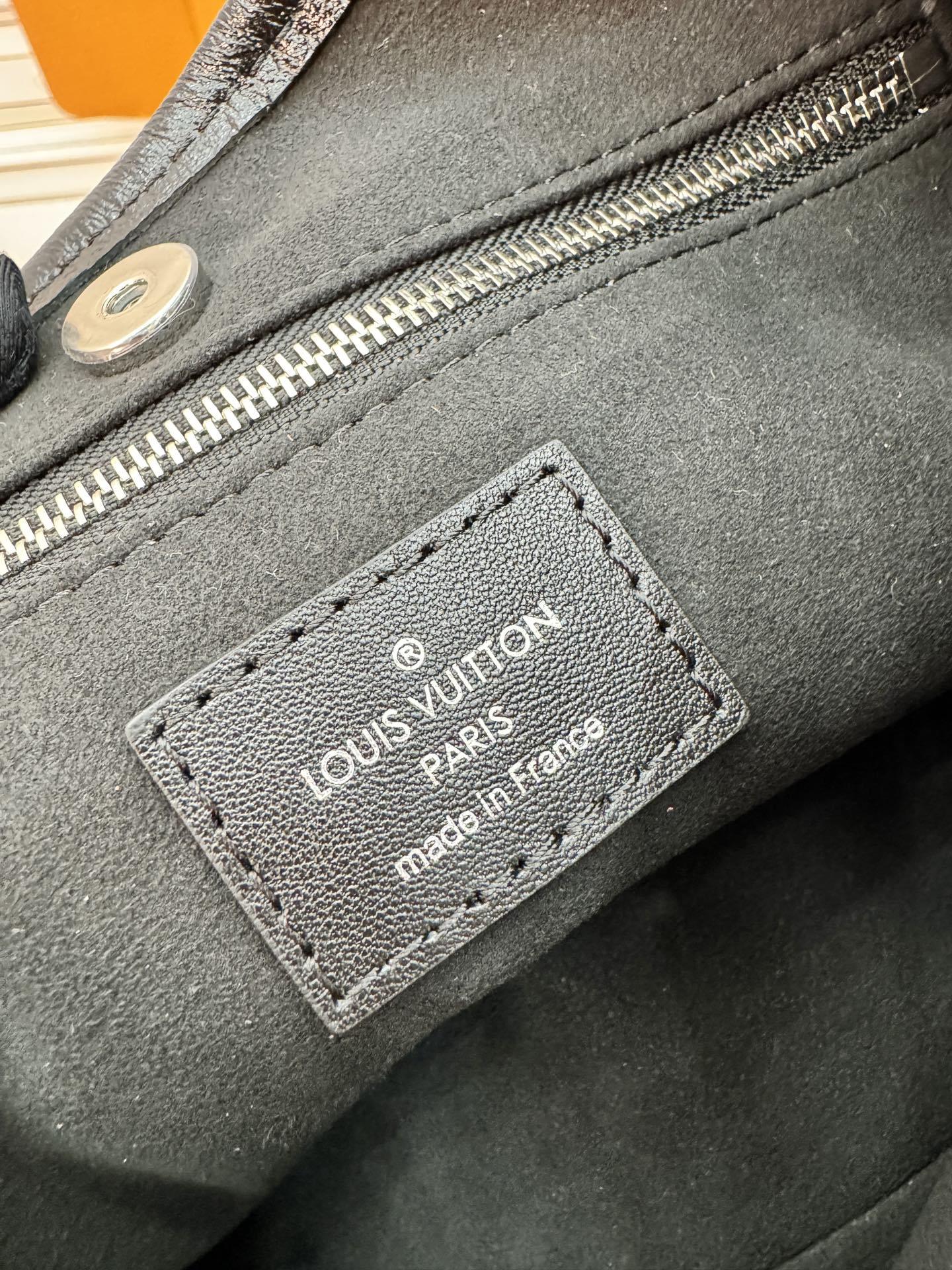 M12888私品(163动态UID )进口菱形面料 (品质第九次升级,进口原厂皮.专柜同步,动态电子芯片