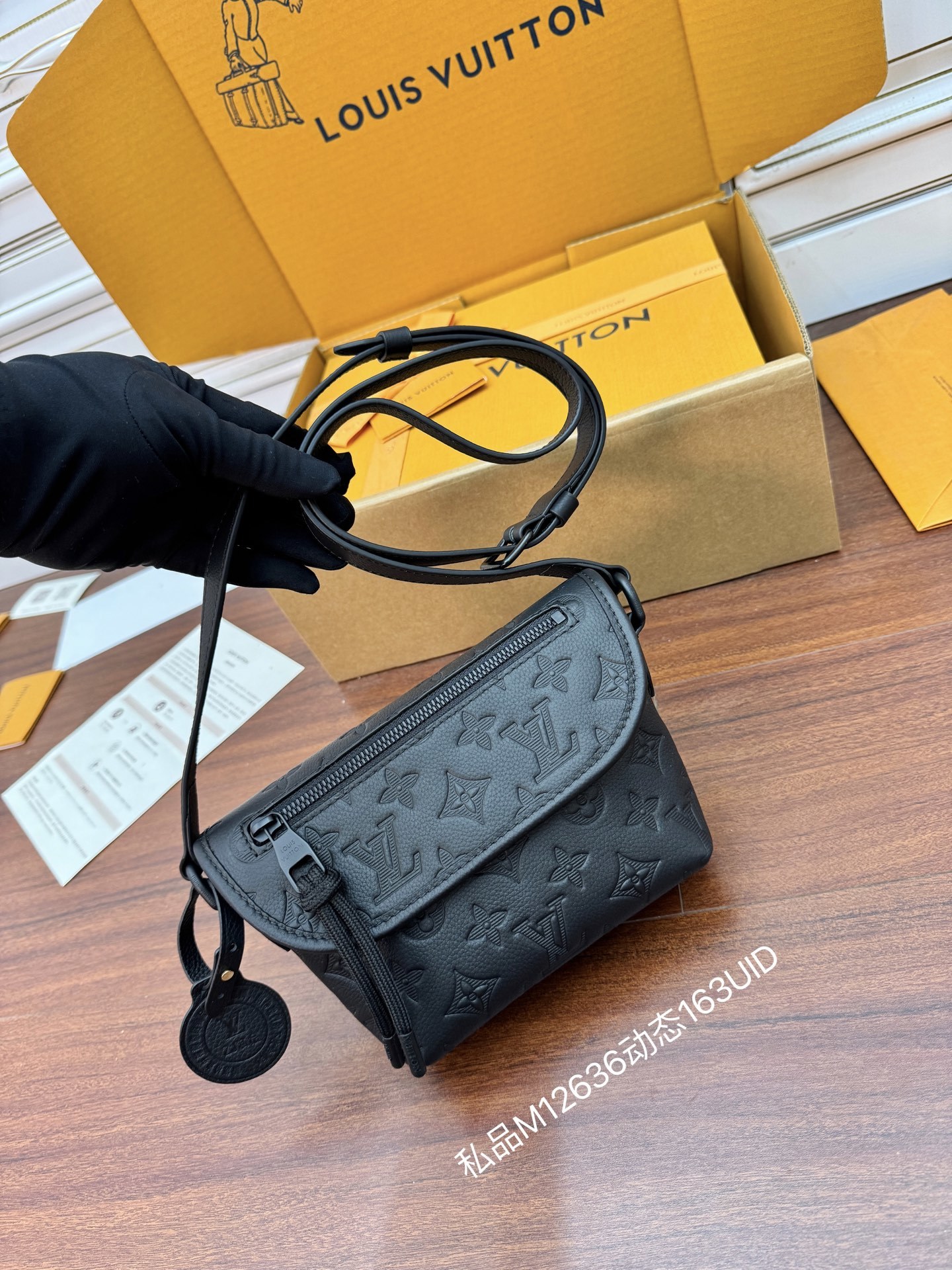 M12636私品(163动态UID )进口菱形面料 (品质第九次升级,进口原厂皮.专柜同步,动态电子芯片