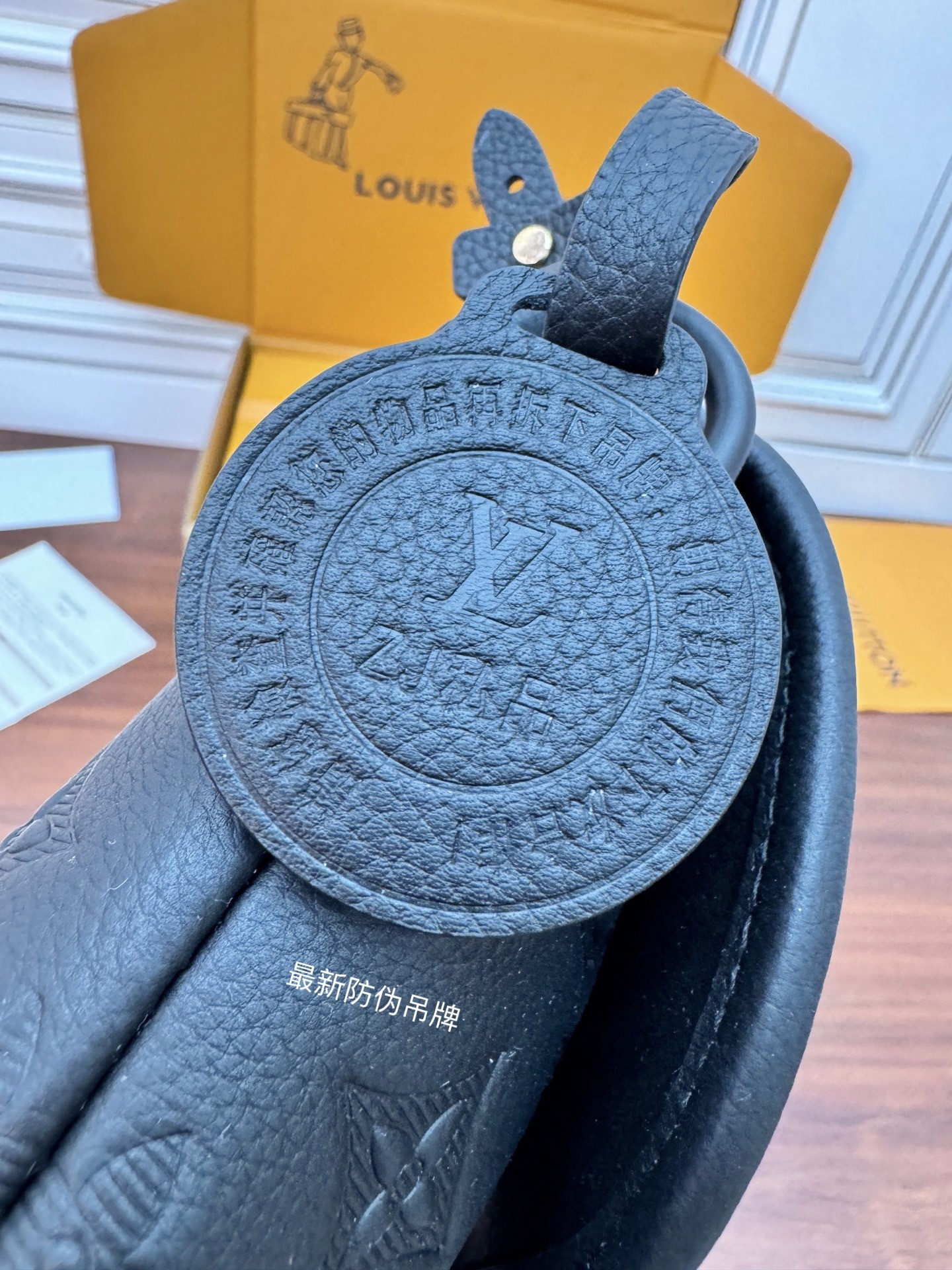 M12636私品(163动态UID )进口菱形面料 (品质第九次升级,进口原厂皮.专柜同步,动态电子芯片