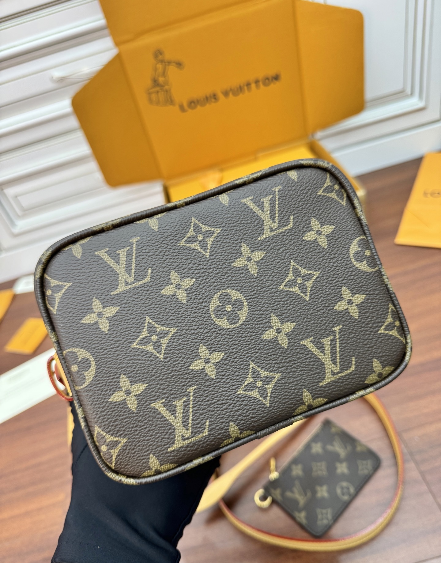 M12925私品(163动态UID )进口菱形面料 (品质第九次升级,进口原厂皮.专柜同步,动态电子芯片