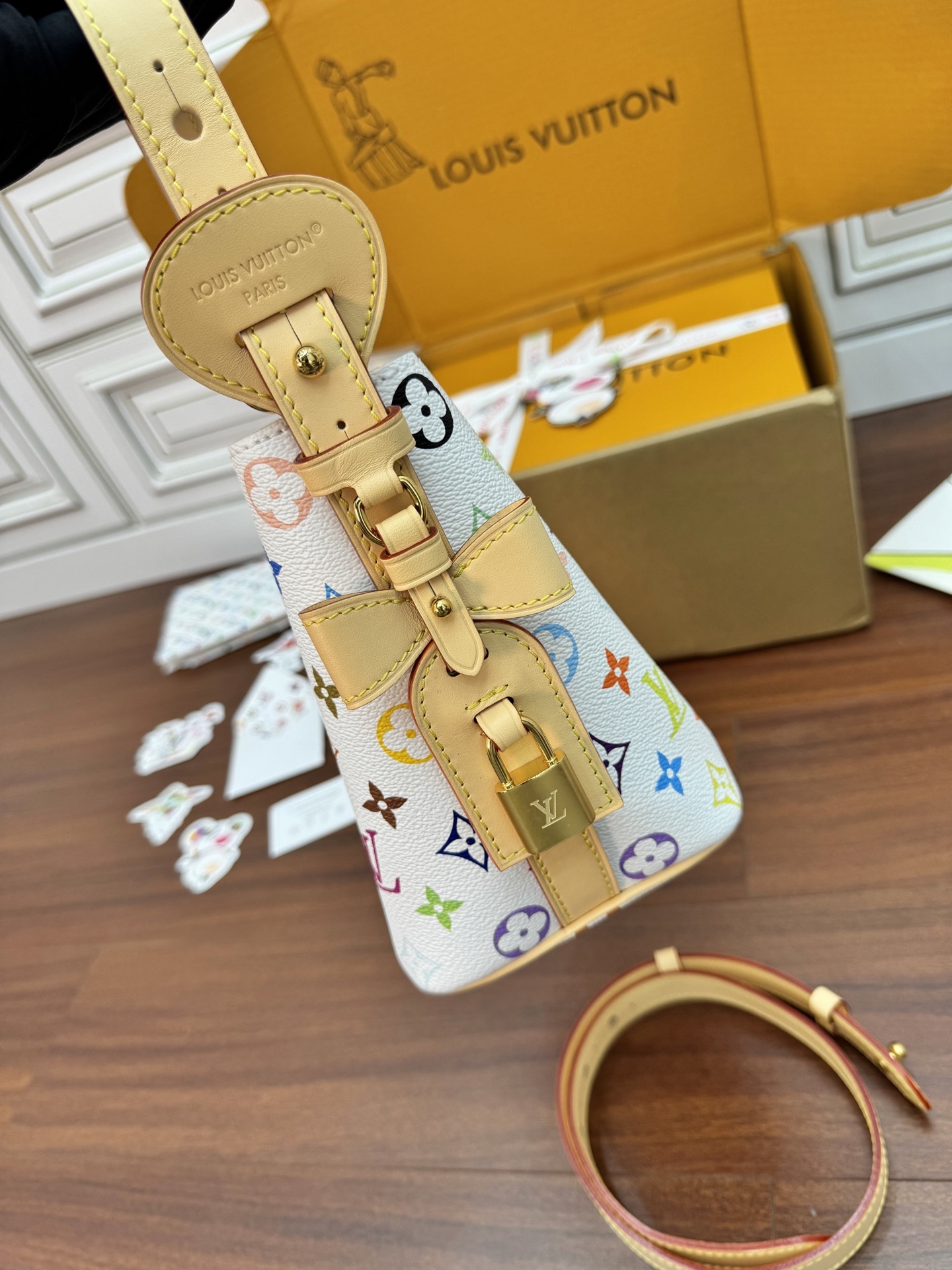 M13089私品(163动态UID )进口菱形面料 (品质第九次升级,进口原厂皮.专柜同步,动态电子芯片