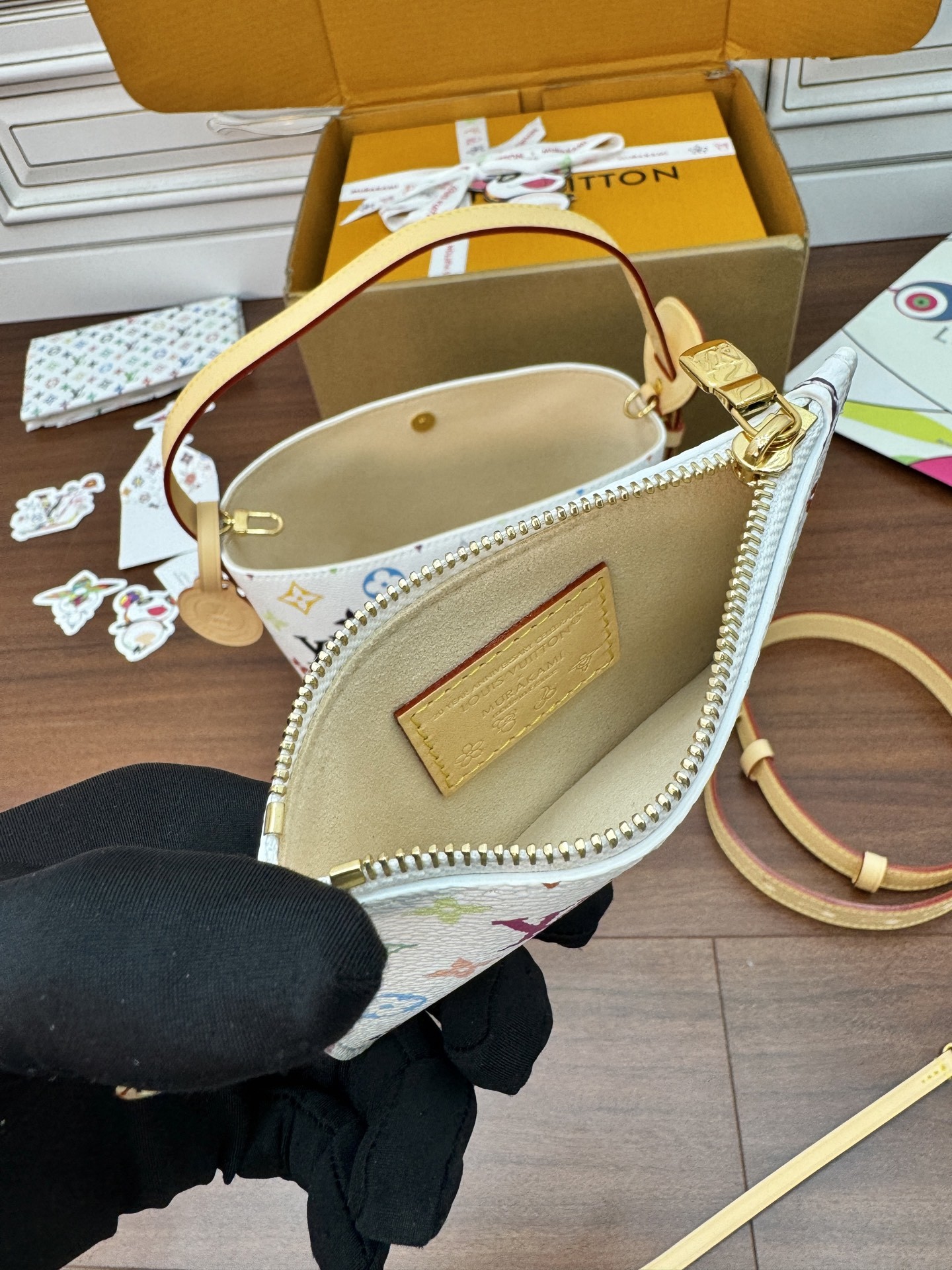 M13089私品(163动态UID )进口菱形面料 (品质第九次升级,进口原厂皮.专柜同步,动态电子芯片