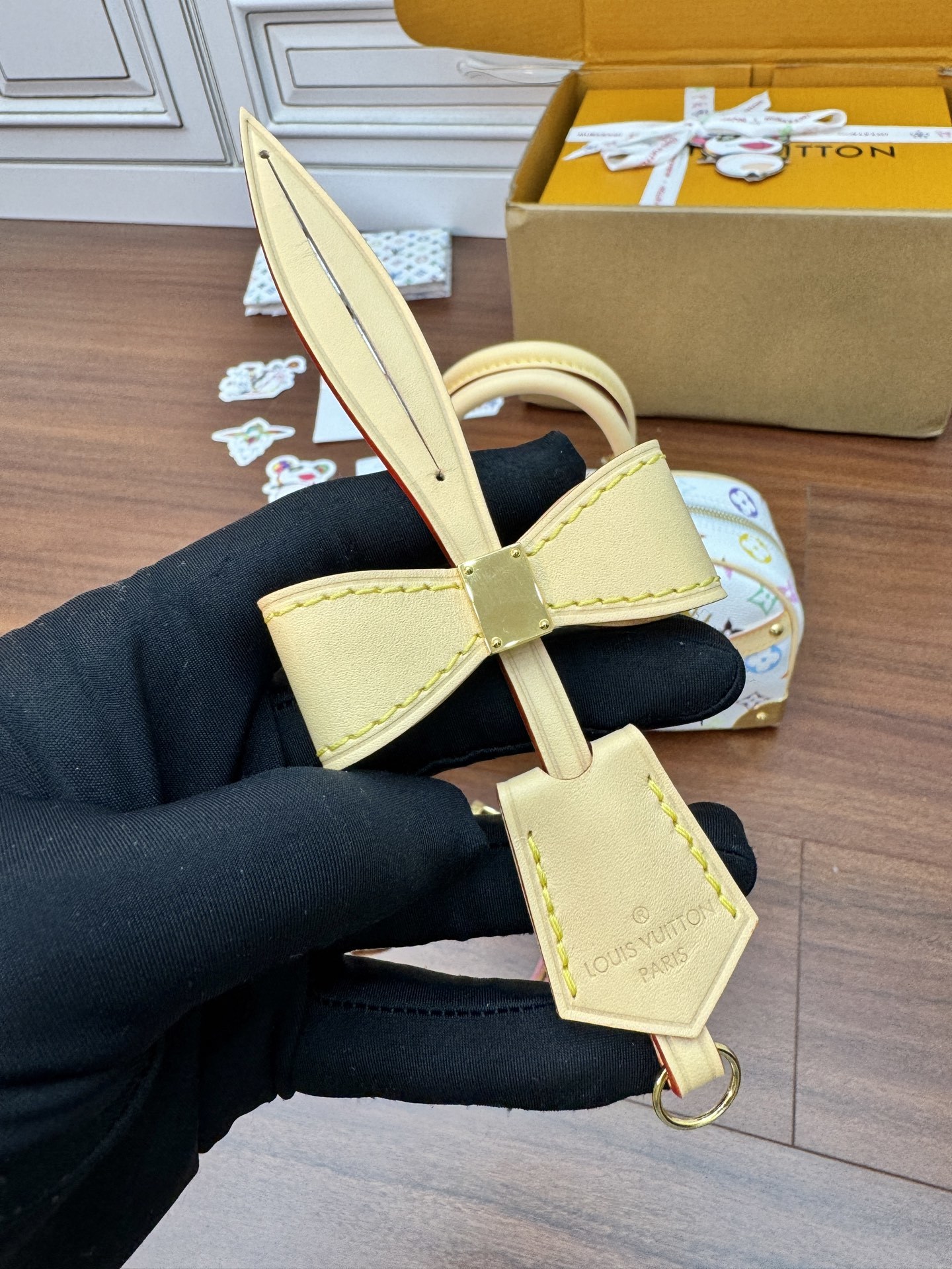 M13084私品(163动态UID )进口菱形面料 (品质第九次升级,进口原厂皮.专柜同步,动态电子芯片