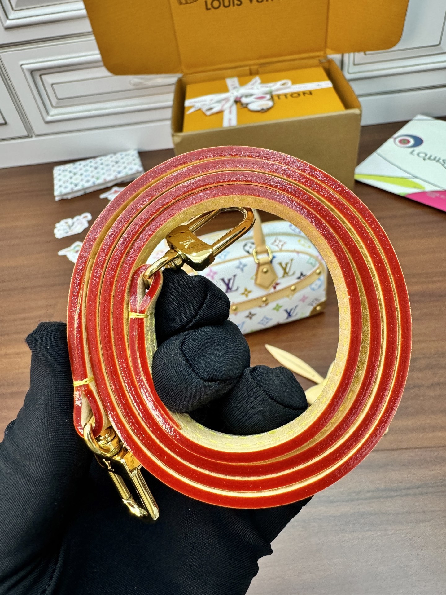 M13084私品(163动态UID )进口菱形面料 (品质第九次升级,进口原厂皮.专柜同步,动态电子芯片