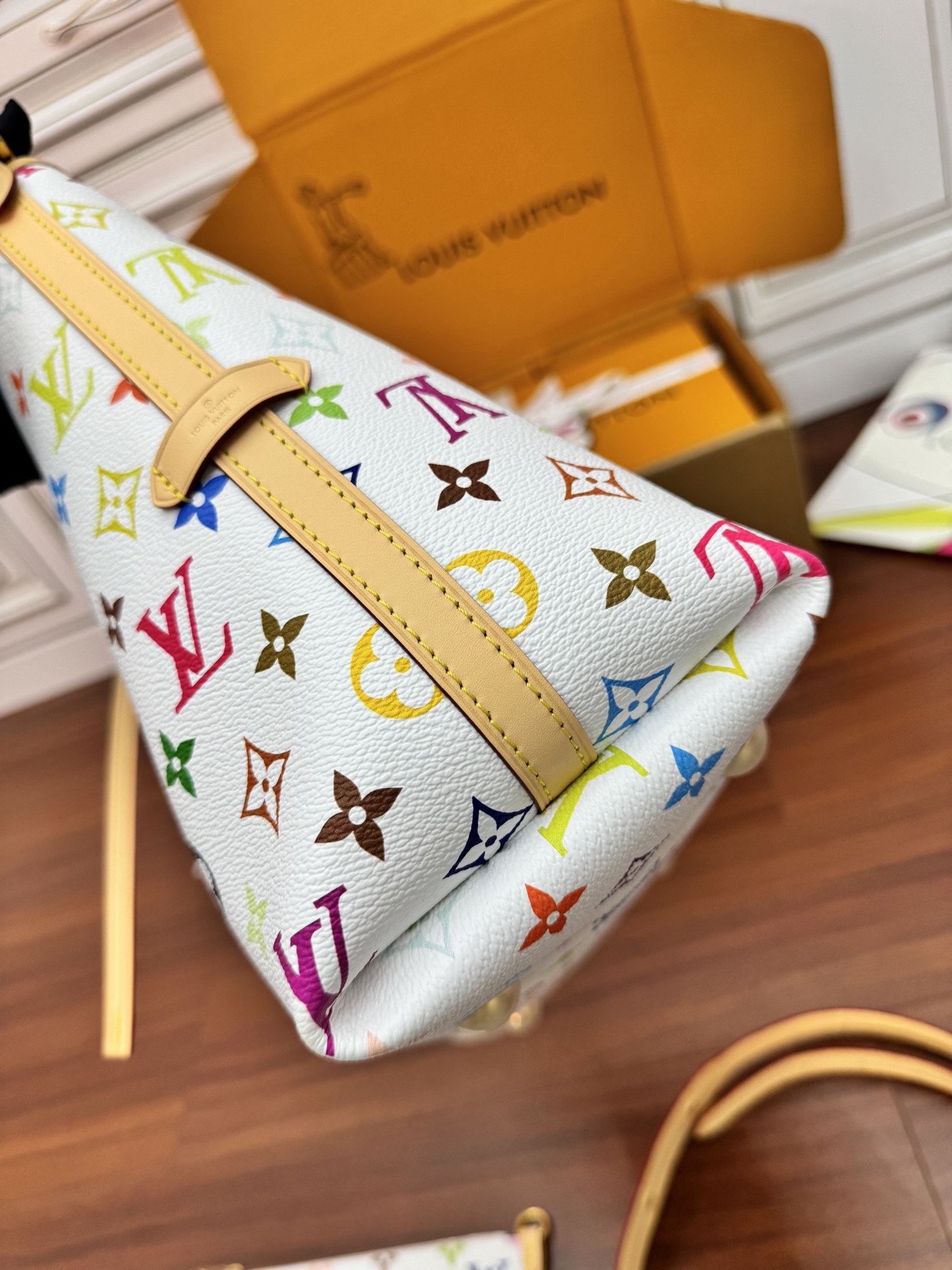 M13661私品(163动态UID )进口菱形面料 (品质第九次升级,进口原厂皮.专柜同步,动态电子芯片