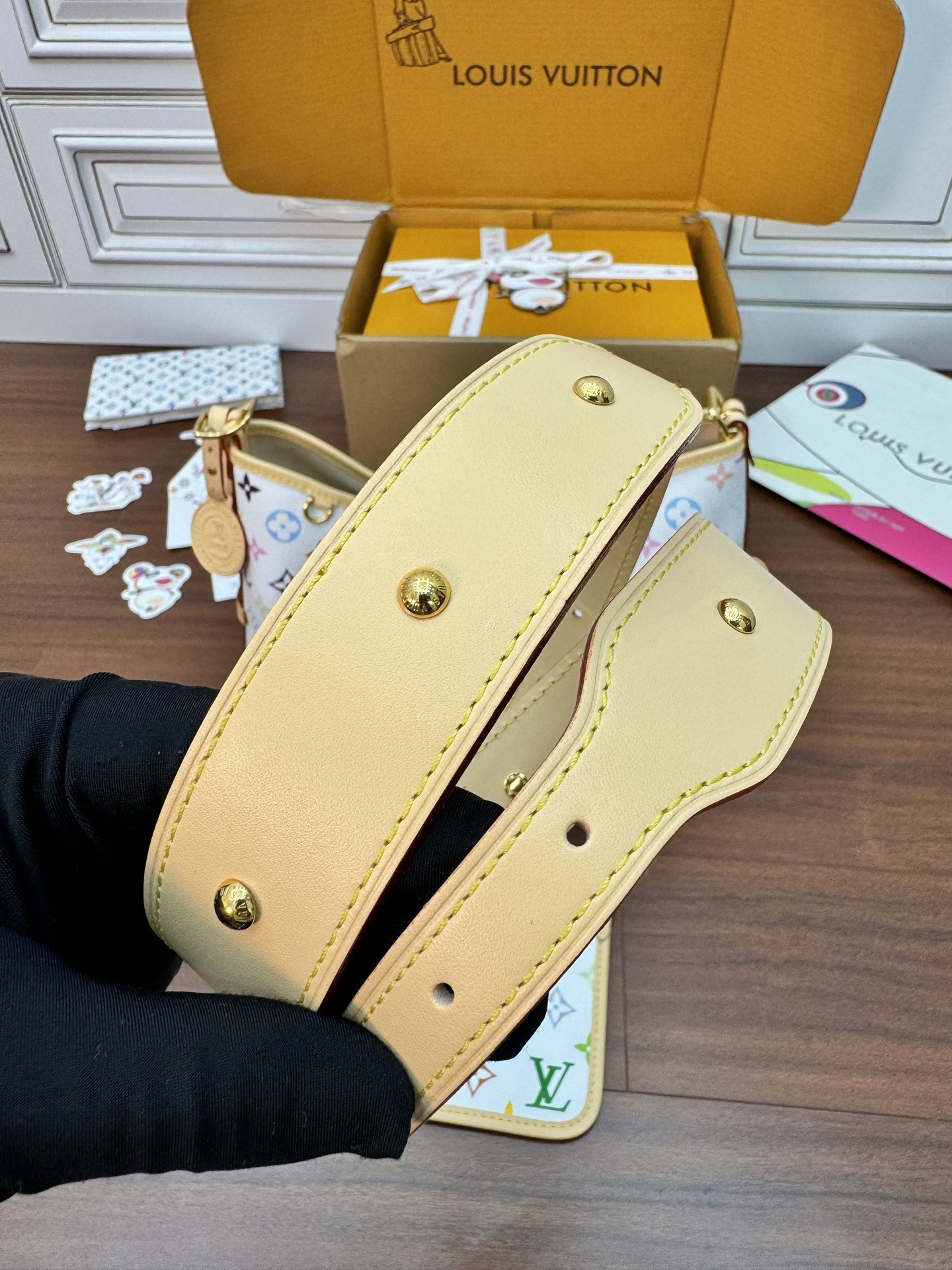 M13661私品(163动态UID )进口菱形面料 (品质第九次升级,进口原厂皮.专柜同步,动态电子芯片