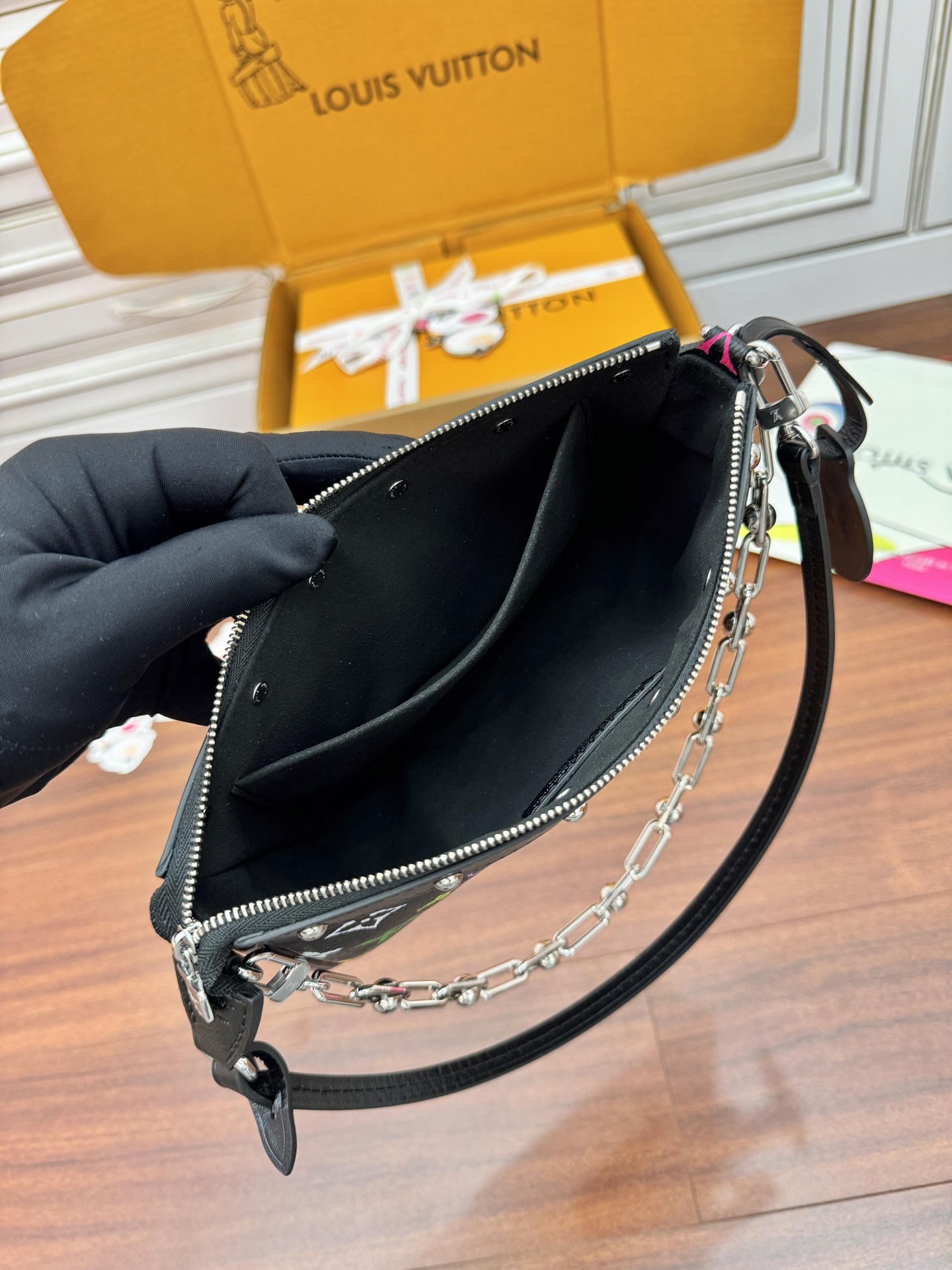 M13663私品(163动态UID )进口菱形面料 (品质第九次升级,进口原厂皮.专柜同步,动态电子芯片