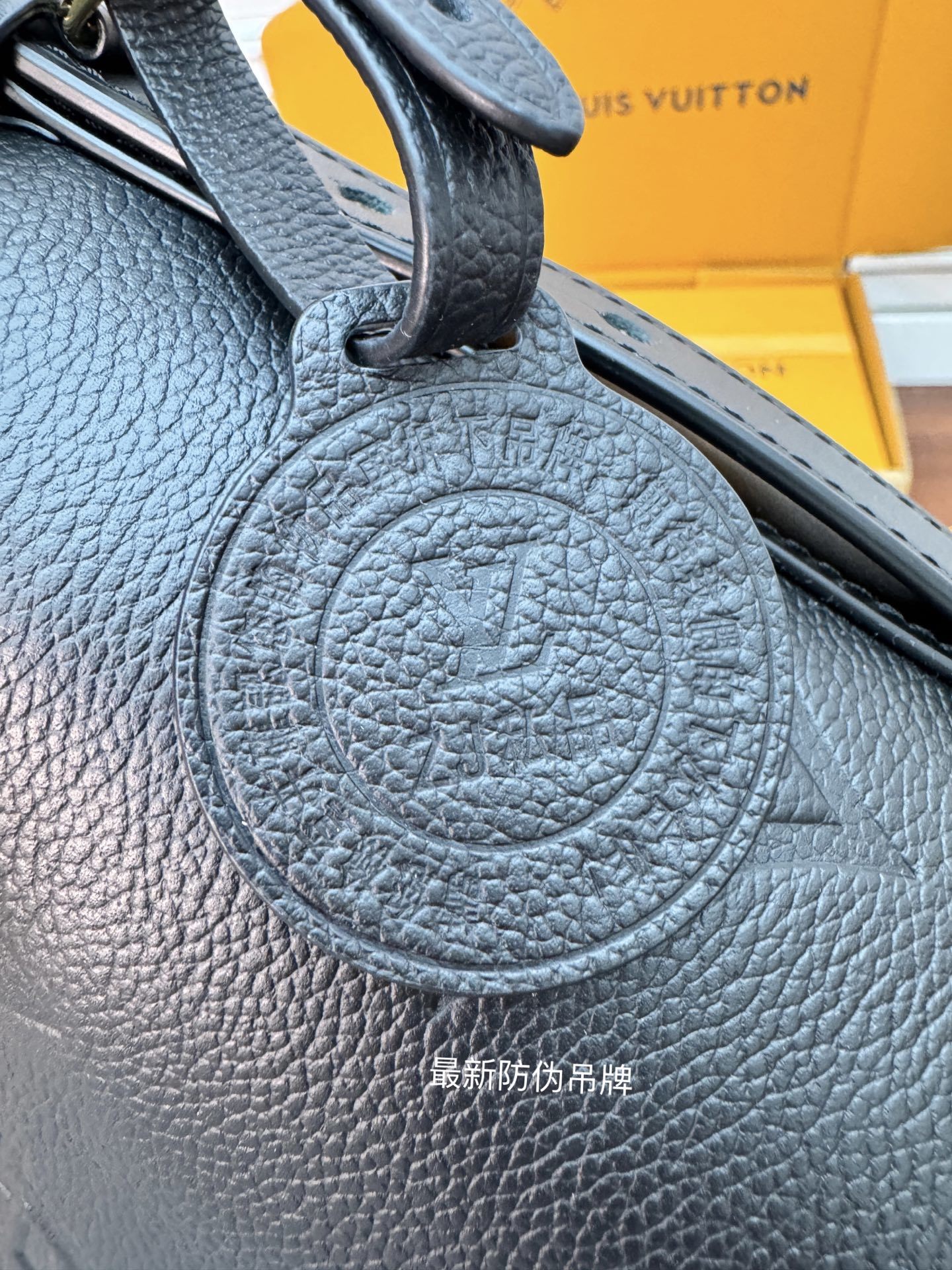 M13480私品(163动态UID )进口菱形面料 (品质第九次升级,进口原厂皮.专柜同步,动态电子芯片