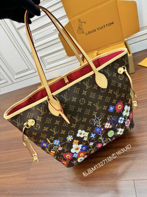 Louis Vuitton Neverfull MM: Stylish Tote Bag in Brown Monogram Canvas 1 Louis Vuitton Neverfull MM: Stylish Tote Bag in Brown Monogram Canvas