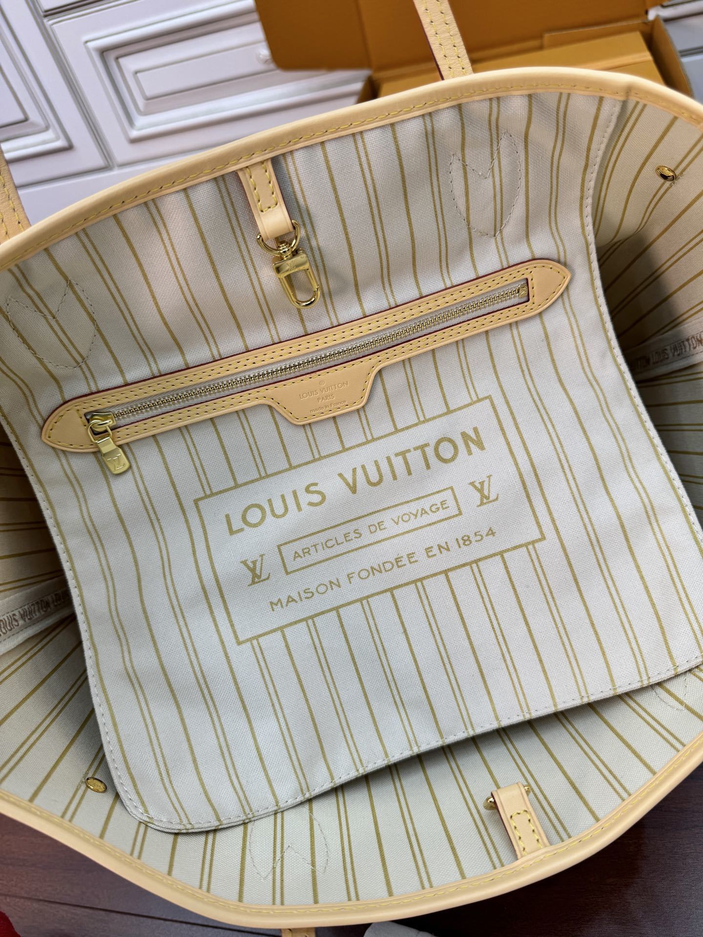 N40604私品(163动态UID )进口菱形面料 (品质第九次升级,进口原厂皮.专柜同步,动态电子芯片