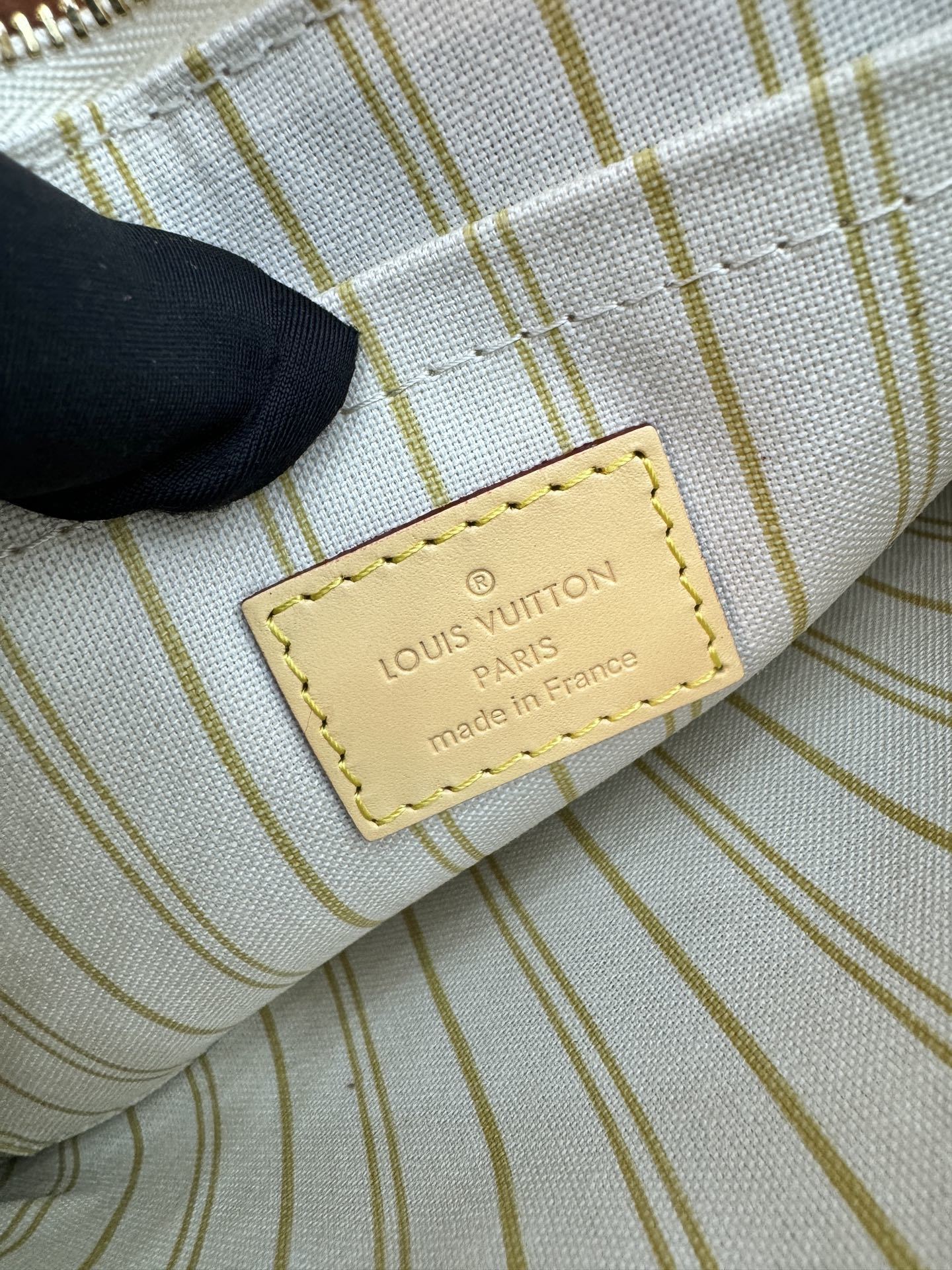 N40604私品(163动态UID )进口菱形面料 (品质第九次升级,进口原厂皮.专柜同步,动态电子芯片