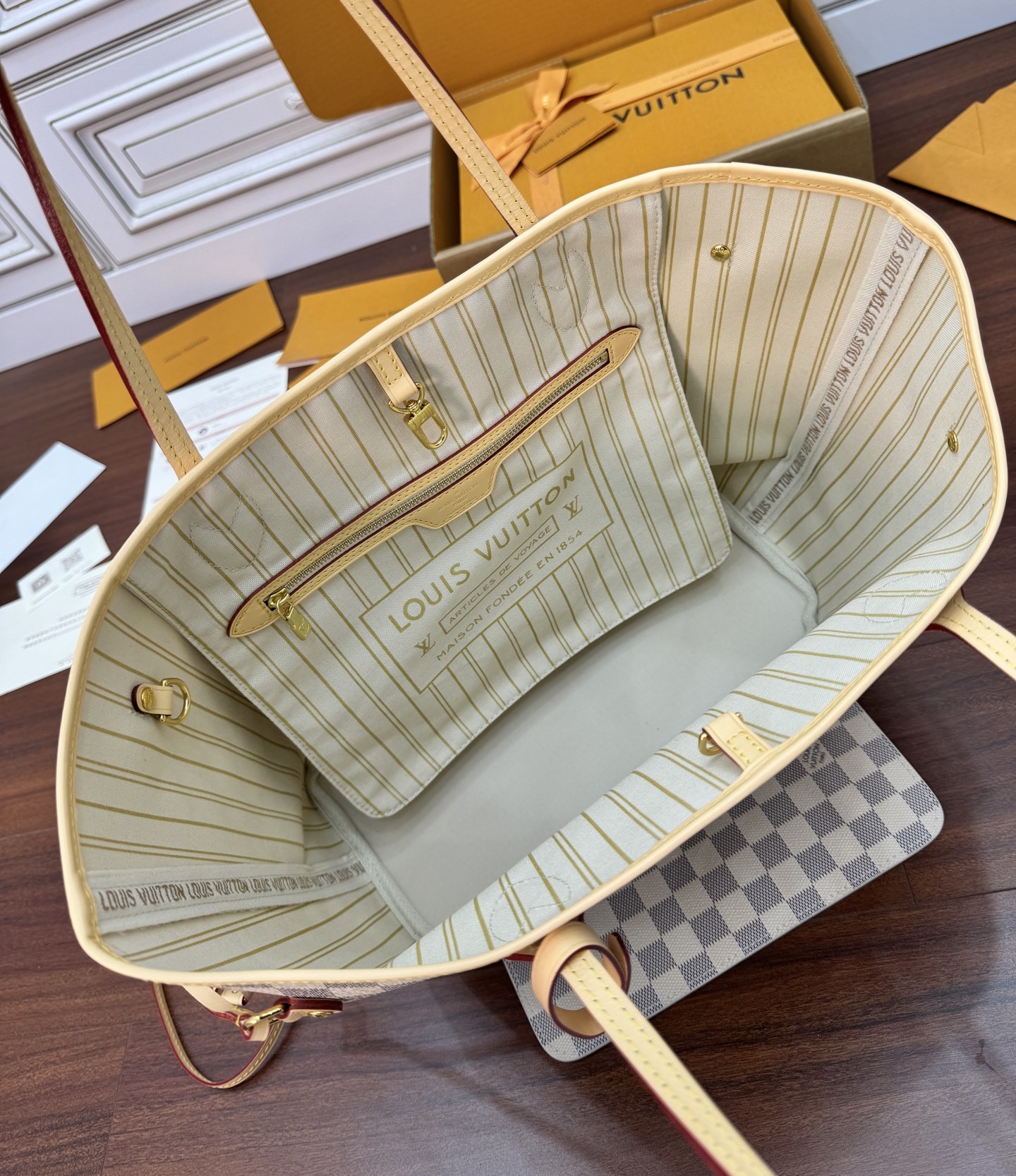 N40604私品(163动态UID )进口菱形面料 (品质第九次升级,进口原厂皮.专柜同步,动态电子芯片