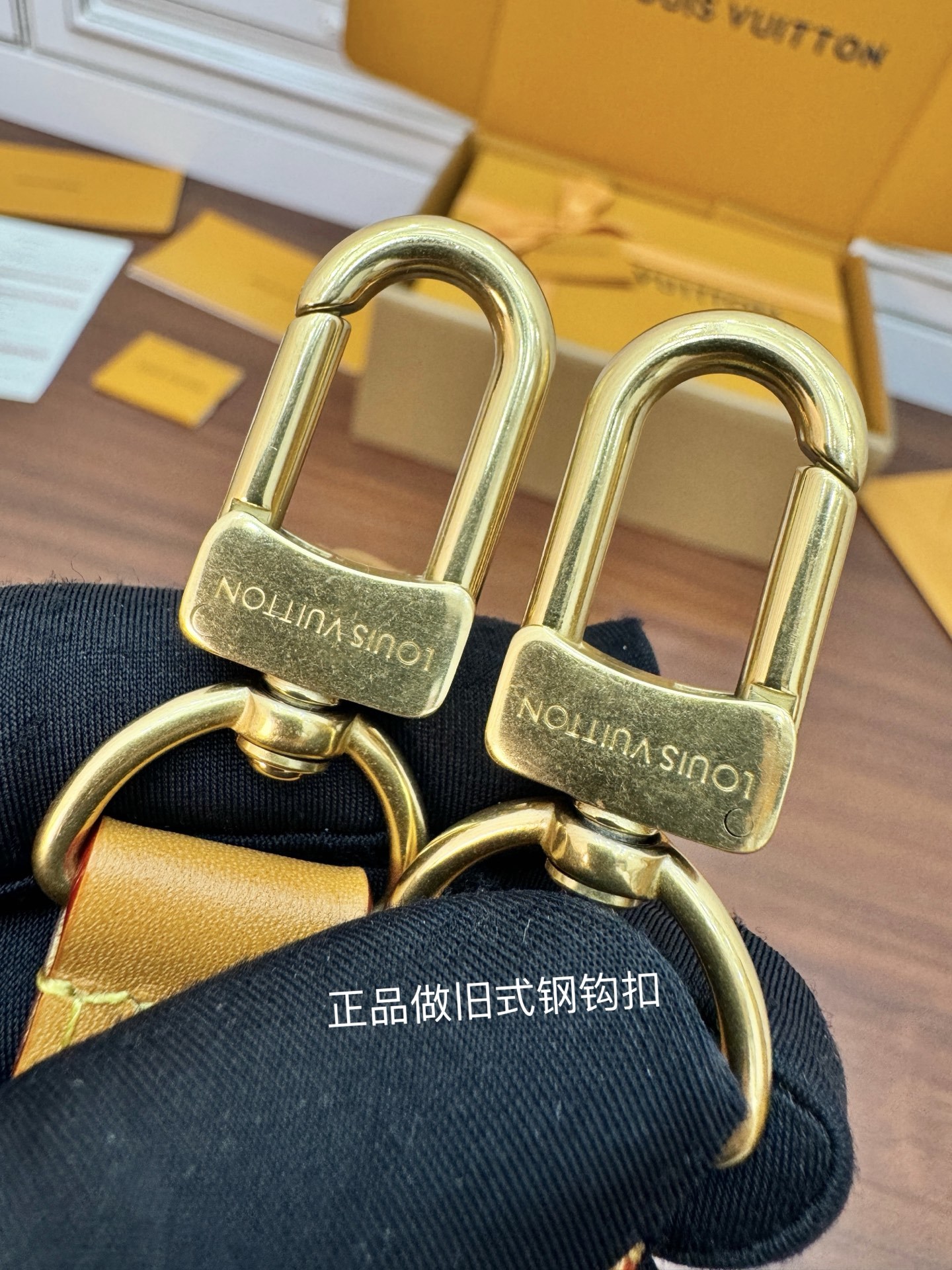 M14058私品(163动态UID )进口菱形面料 (品质第九次升级,进口原厂皮.专柜同步,动态电子芯片