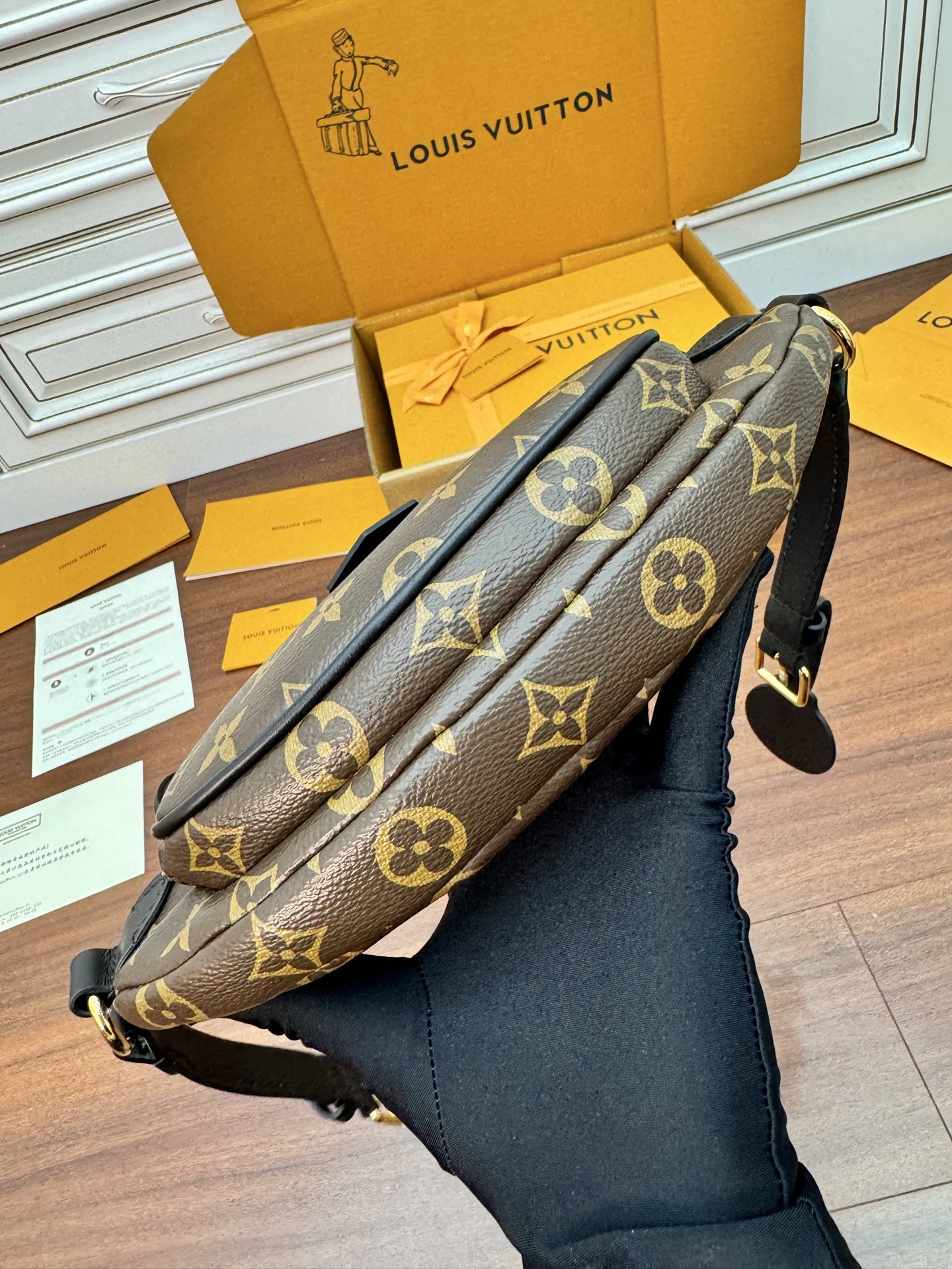 M14806私品(163动态UID )进口菱形面料 (品质第九次升级,进口原厂皮.专柜同步,动态电子芯片