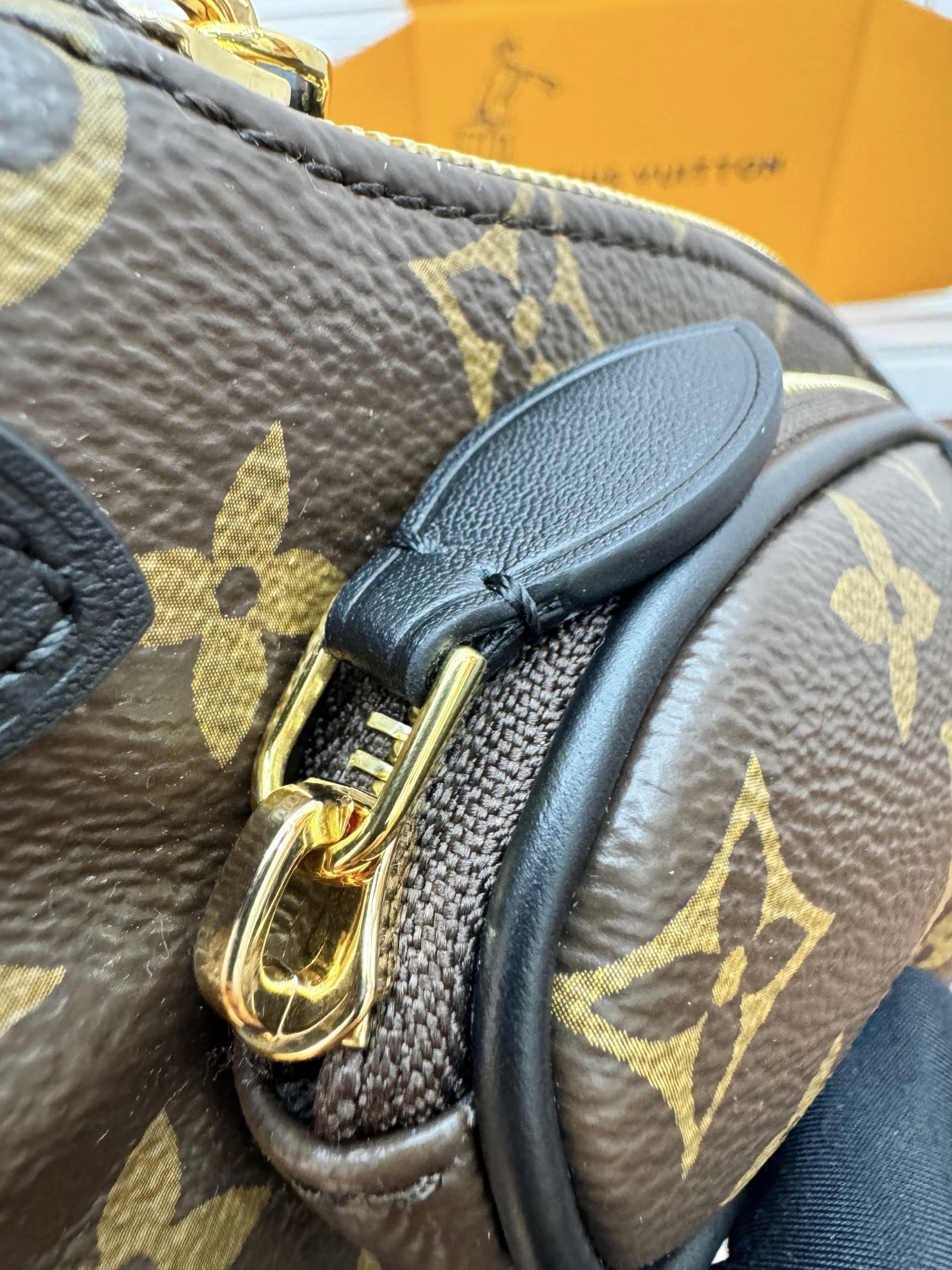 M14806私品(163动态UID )进口菱形面料 (品质第九次升级,进口原厂皮.专柜同步,动态电子芯片