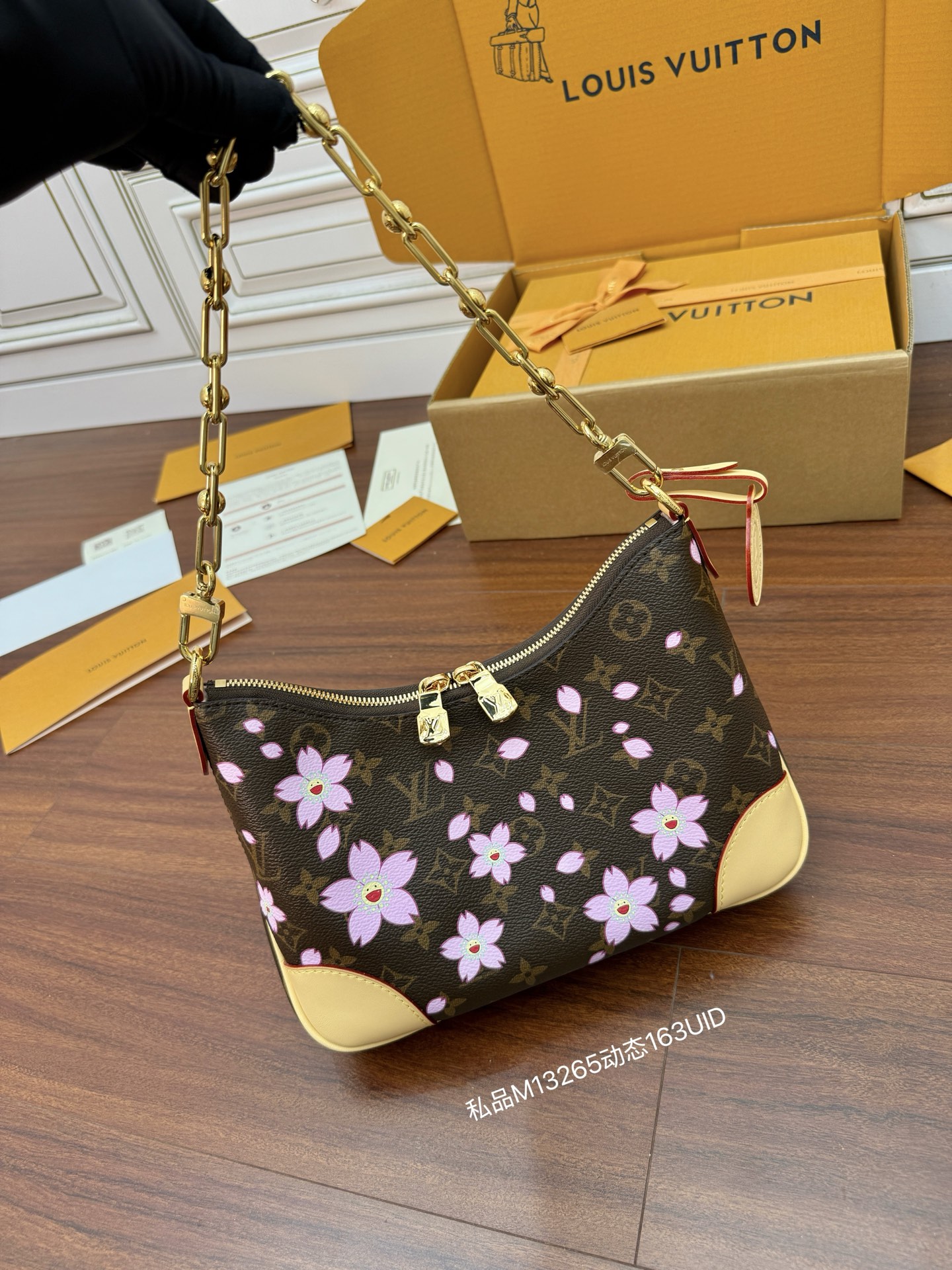 Louis Vuitton Brown Leather Hobo Bag with pink flower, 29x16x9.5CM 4 i1748227351626 4279 0 2