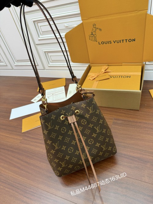 Louis Vuitton Néonoé MM Bucket Bag Monogram Coated Canvas - 26 x 26 x 17.5 cm 1 Louis Vuitton Néonoé MM Bucket Bag Monogram Coated Canvas - 26 x 26 x 17.5 cm