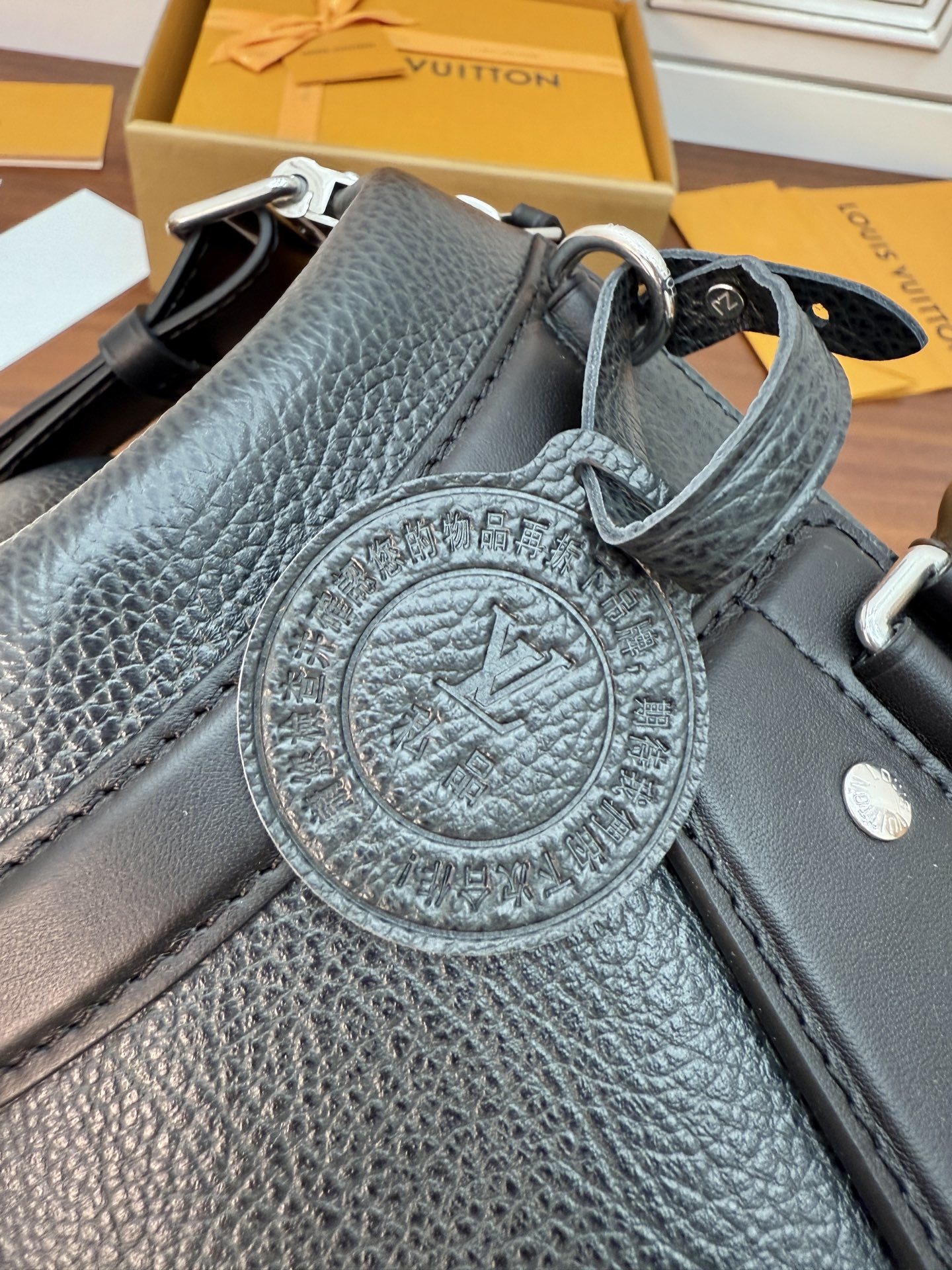 M14700私品(163动态UID )进口菱形面料 (品质第九次升级,进口原厂皮.专柜同步,动态电子芯片