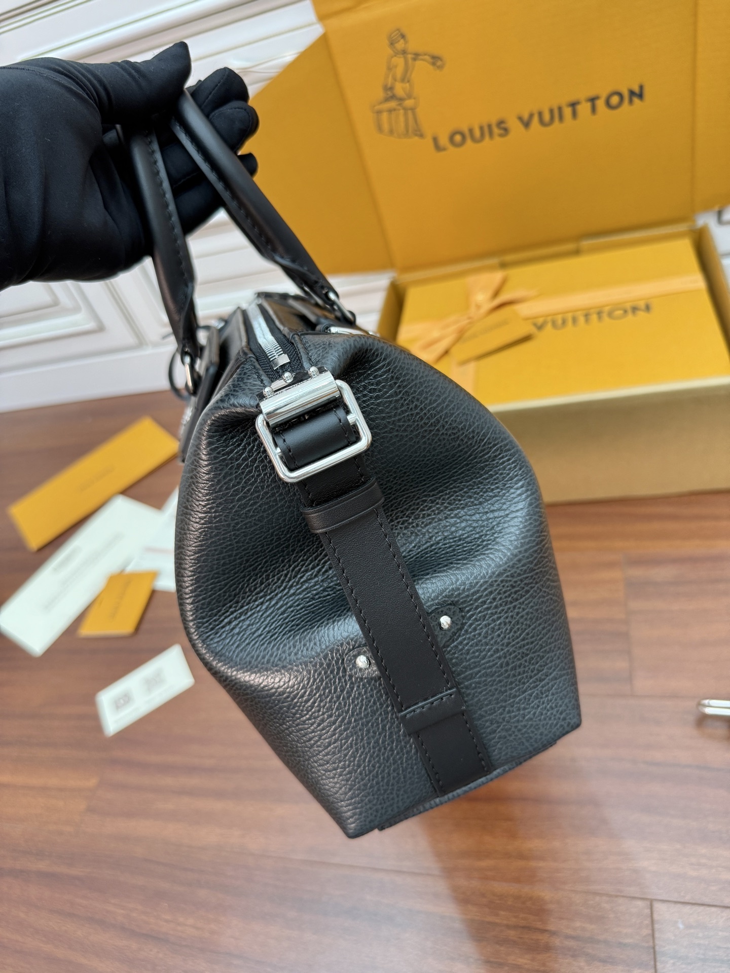 M14700私品(163动态UID )进口菱形面料 (品质第九次升级,进口原厂皮.专柜同步,动态电子芯片