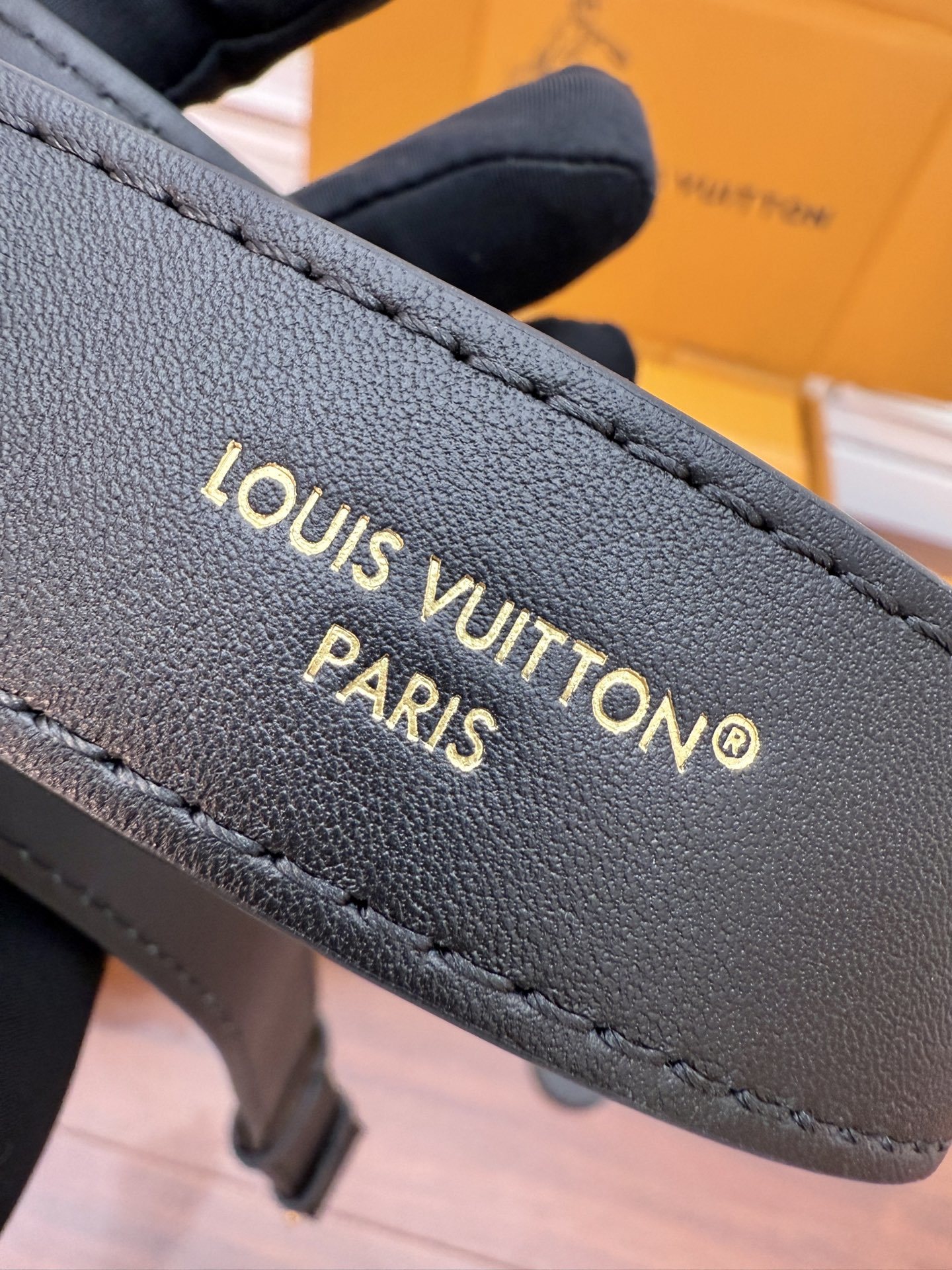 M14702私品(163动态UID )进口菱形面料 (品质第九次升级,进口原厂皮.专柜同步,动态电子芯片