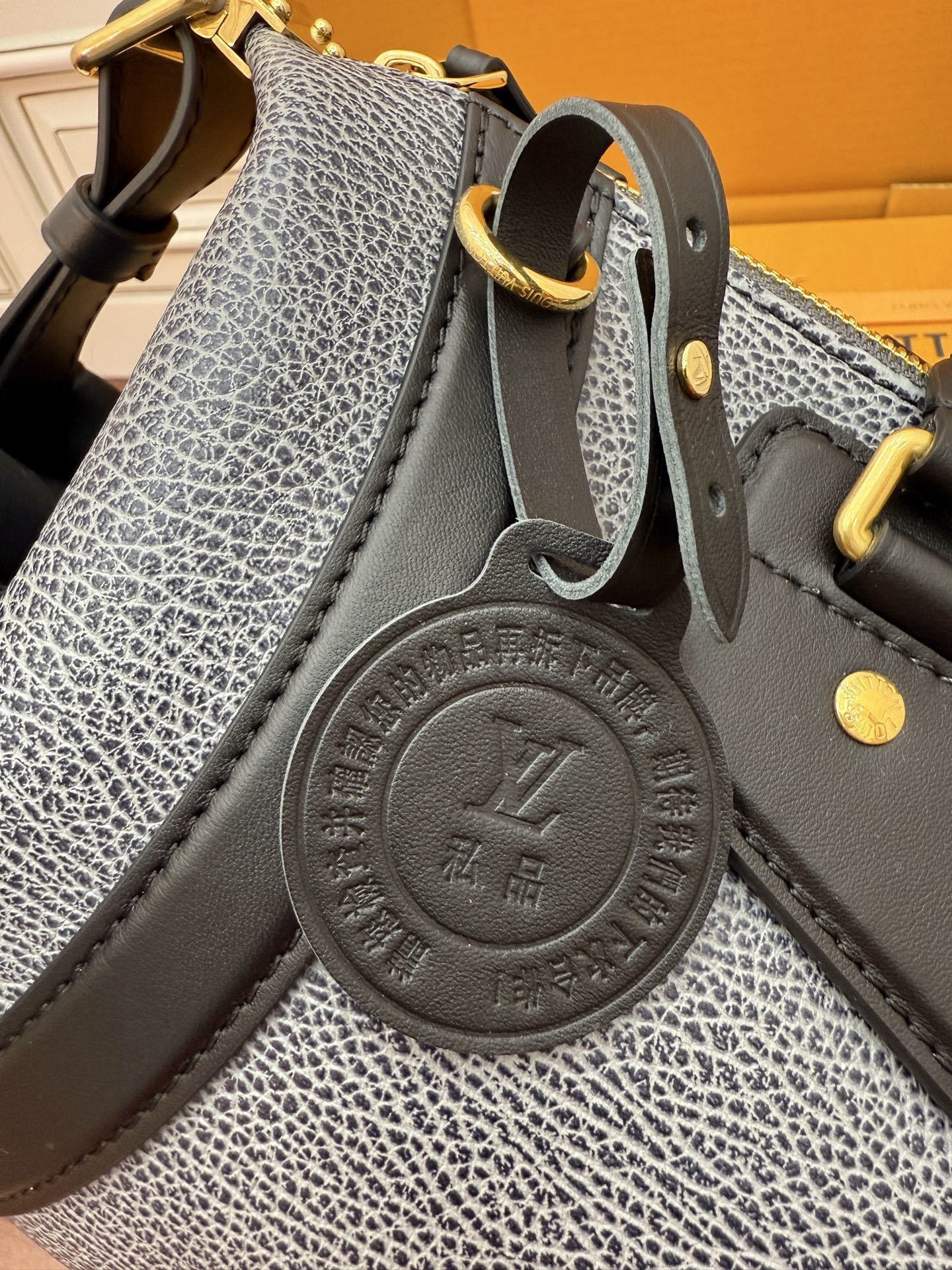 M14702私品(163动态UID )进口菱形面料 (品质第九次升级,进口原厂皮.专柜同步,动态电子芯片