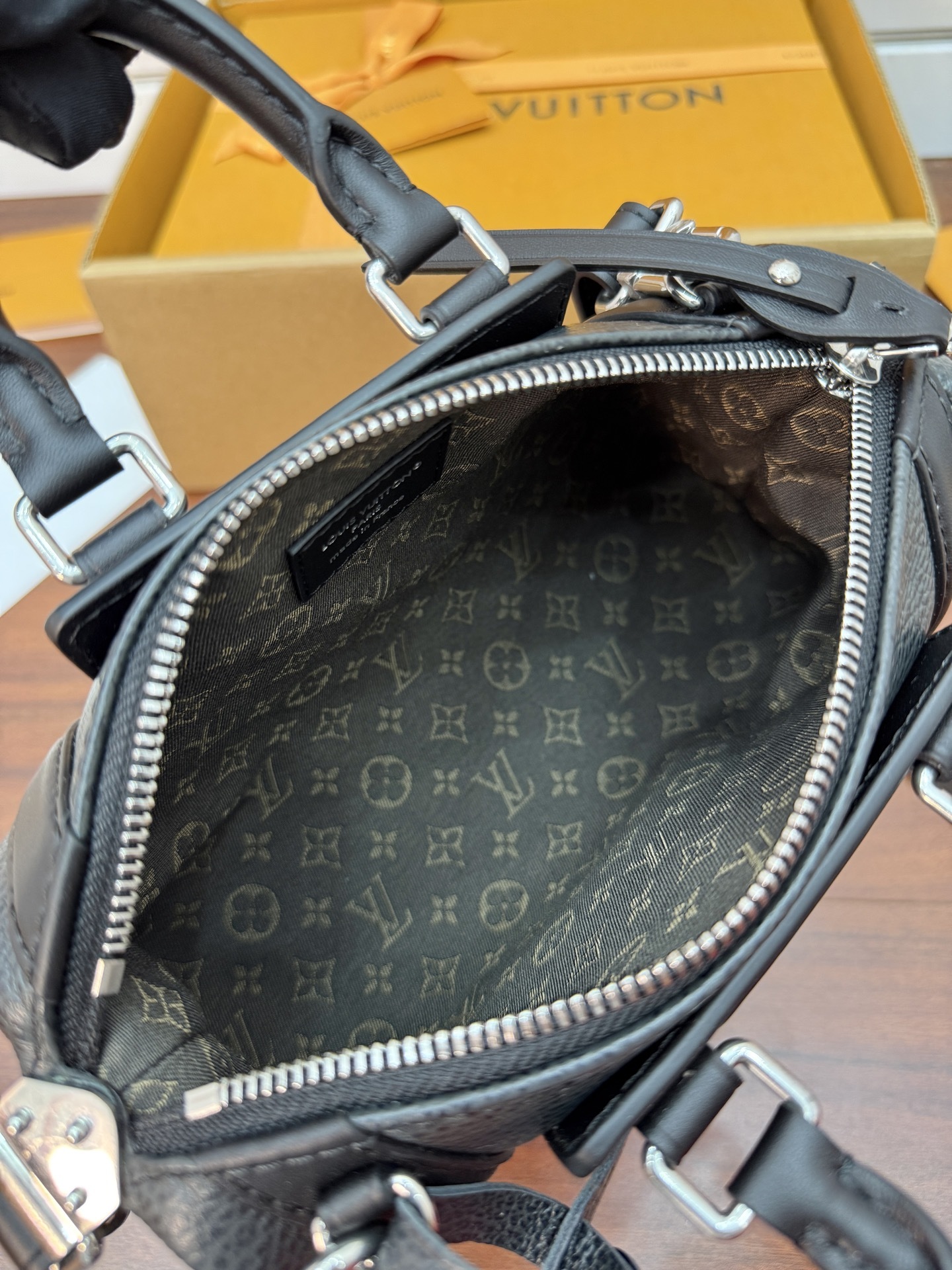 M14623私品(163动态UID )进口菱形面料 (品质第九次升级,进口原厂皮.专柜同步,动态电子芯片