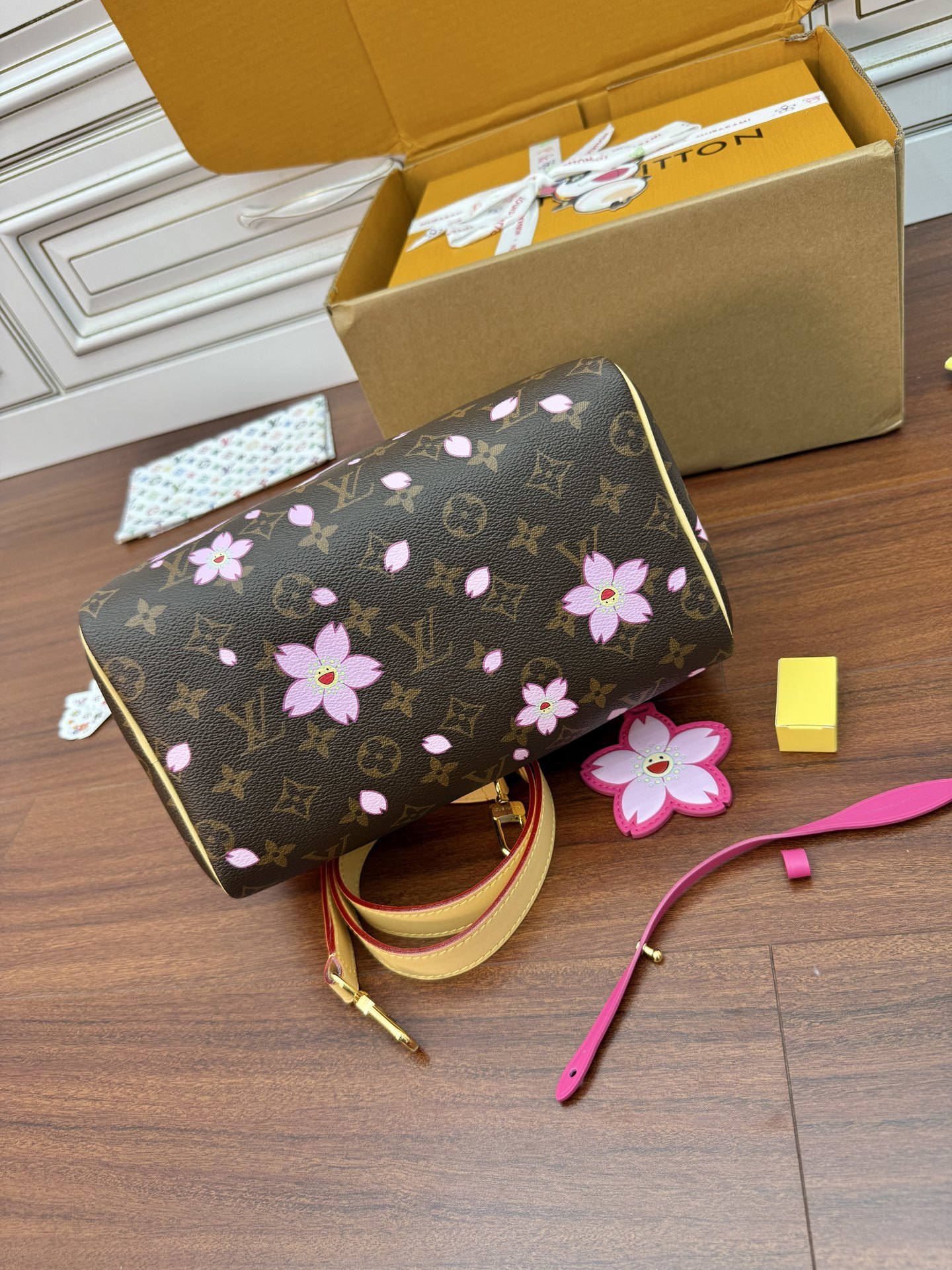 M14174私品(163动态UID )进口菱形面料 (品质第九次升级,进口原厂皮.专柜同步,动态电子芯片