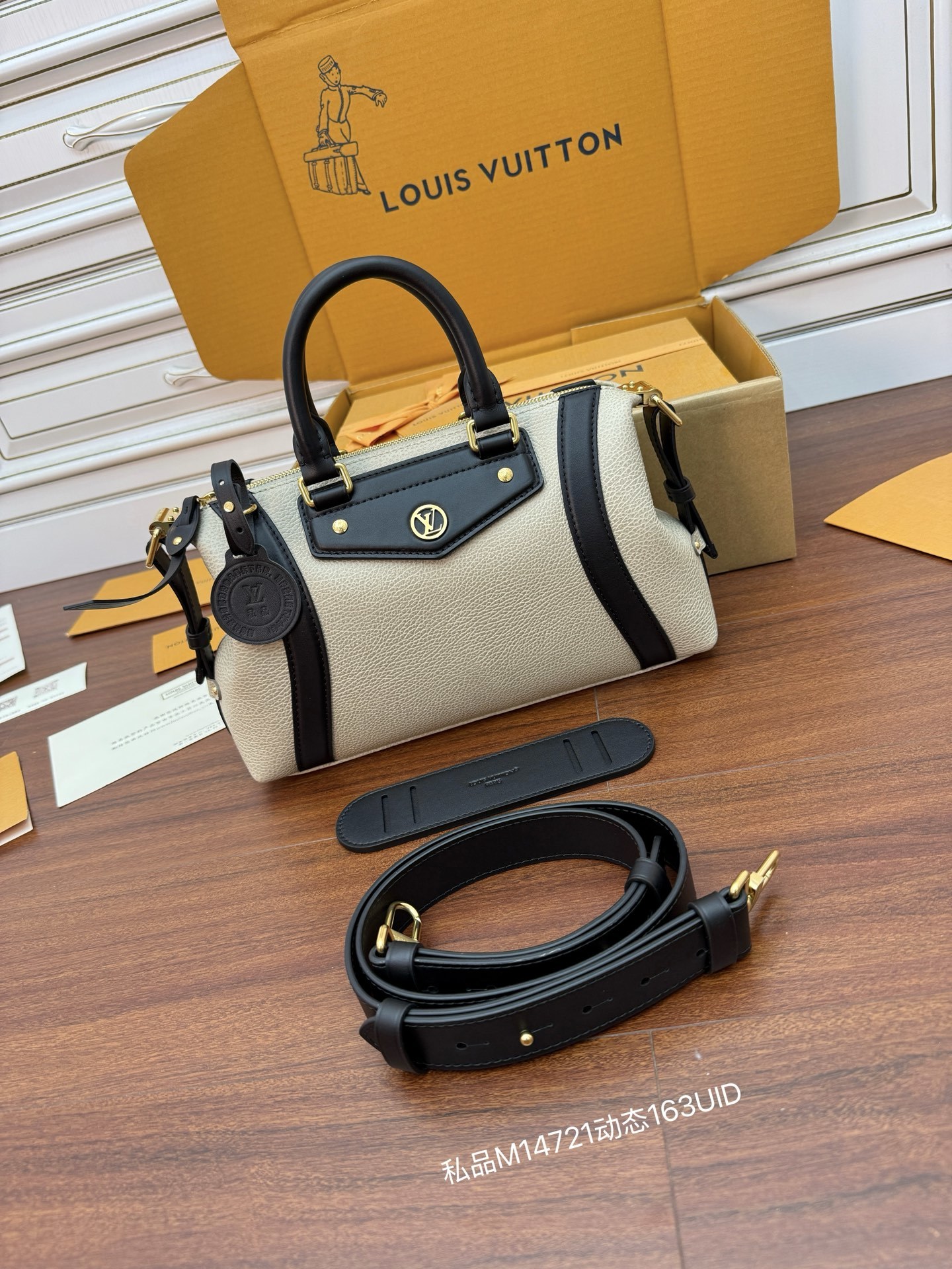 M14721私品(163动态UID )进口菱形面料 (品质第九次升级,进口原厂皮.专柜同步,动态电子芯片