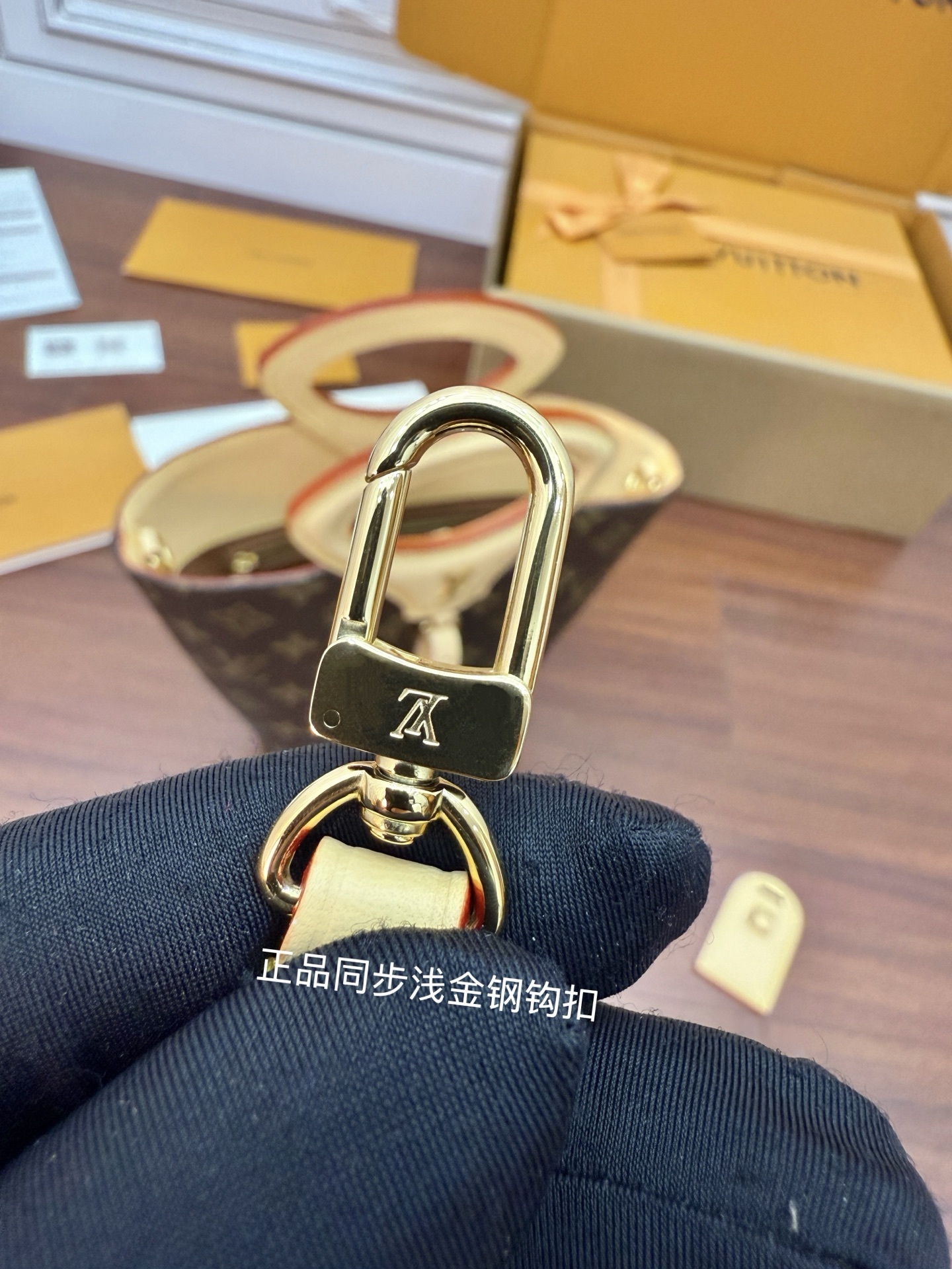 M14680私品(163动态UID )进口菱形面料 (品质第九次升级,进口原厂皮.专柜同步,动态电子芯片