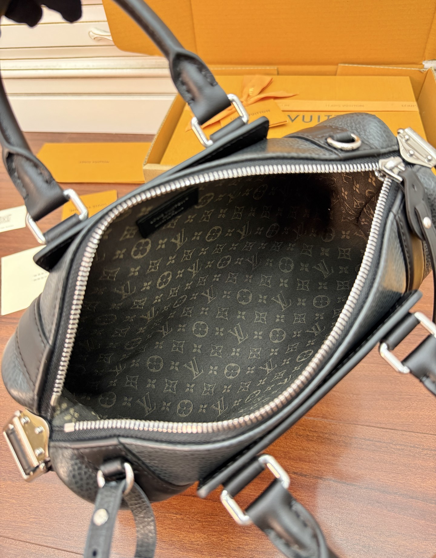 M14514私品(163动态UID )进口菱形面料 (品质第九次升级,进口原厂皮.专柜同步,动态电子芯片