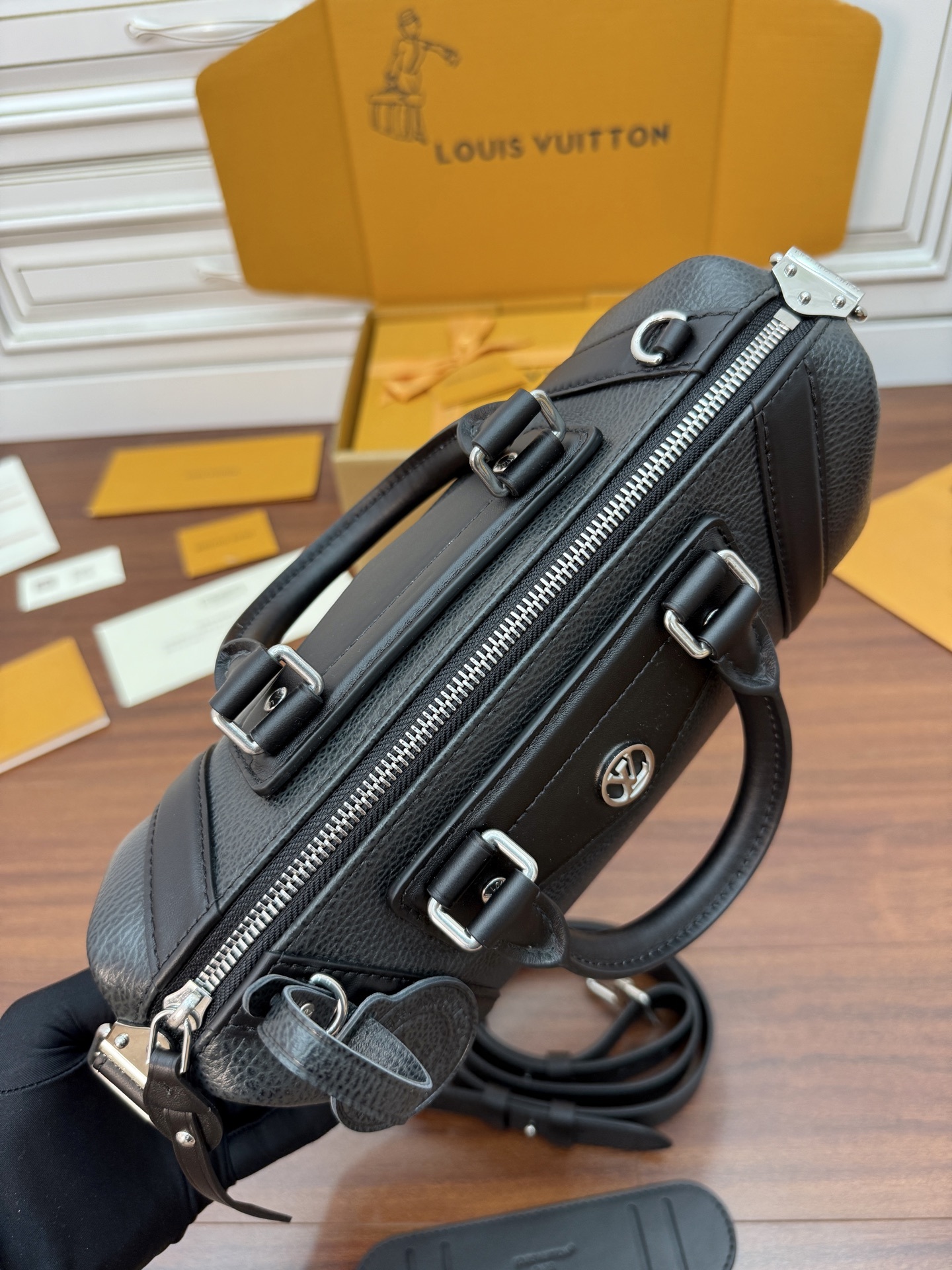 M14514私品(163动态UID )进口菱形面料 (品质第九次升级,进口原厂皮.专柜同步,动态电子芯片