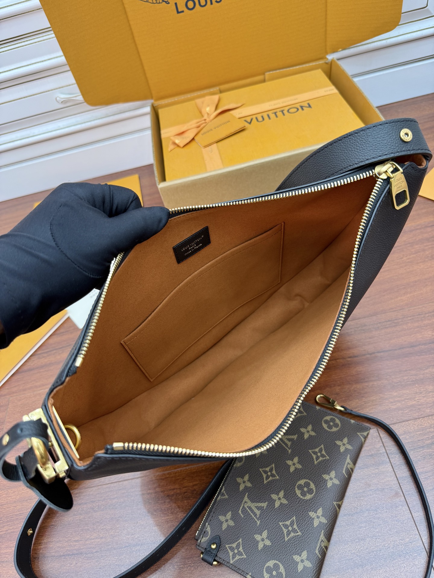 M14417私品(163动态UID )进口菱形面料 (品质第九次升级,进口原厂皮.专柜同步,动态电子芯片