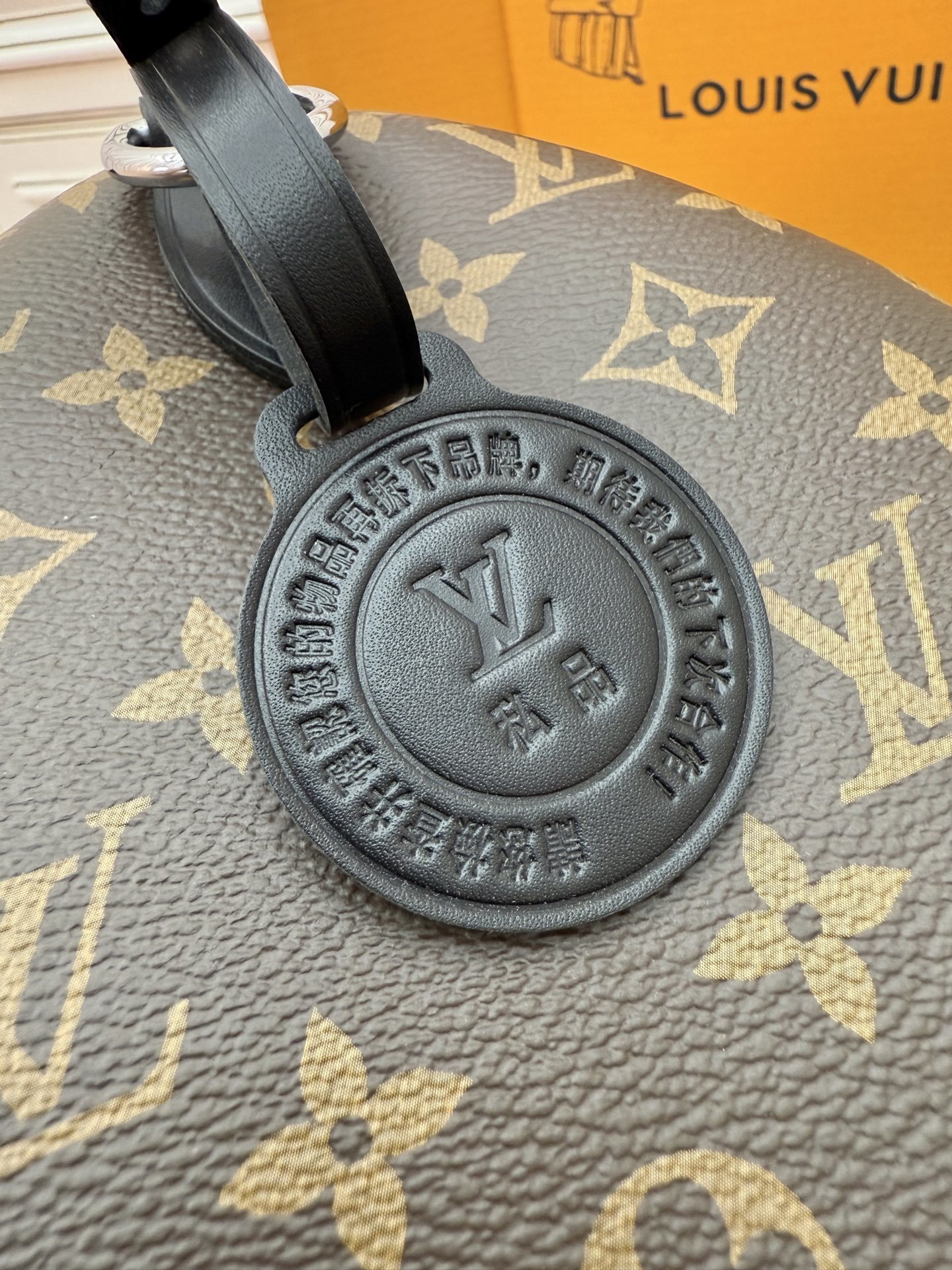 M12243私品(163动态UID )进口菱形面料 (品质第九次升级,进口原厂皮.专柜同步,动态电子芯片