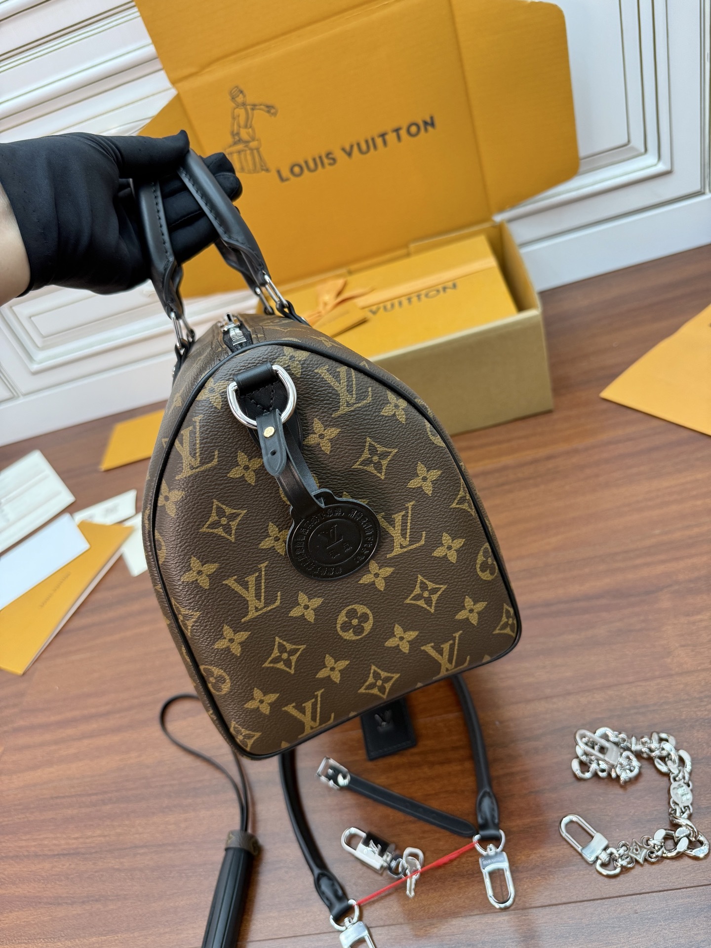 M12243私品(163动态UID )进口菱形面料 (品质第九次升级,进口原厂皮.专柜同步,动态电子芯片