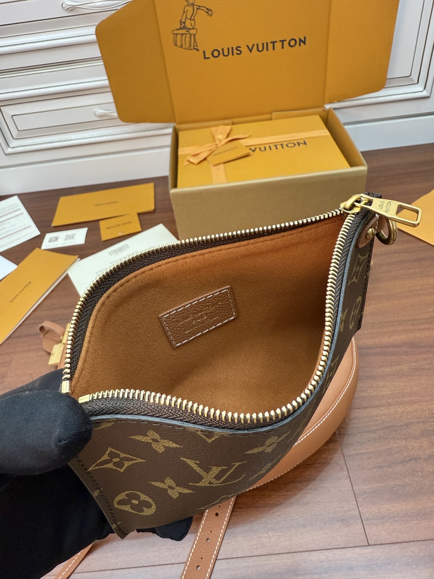 M14642私品(163动态UID )进口菱形面料 (品质第九次升级,进口原厂皮.专柜同步,动态电子芯片