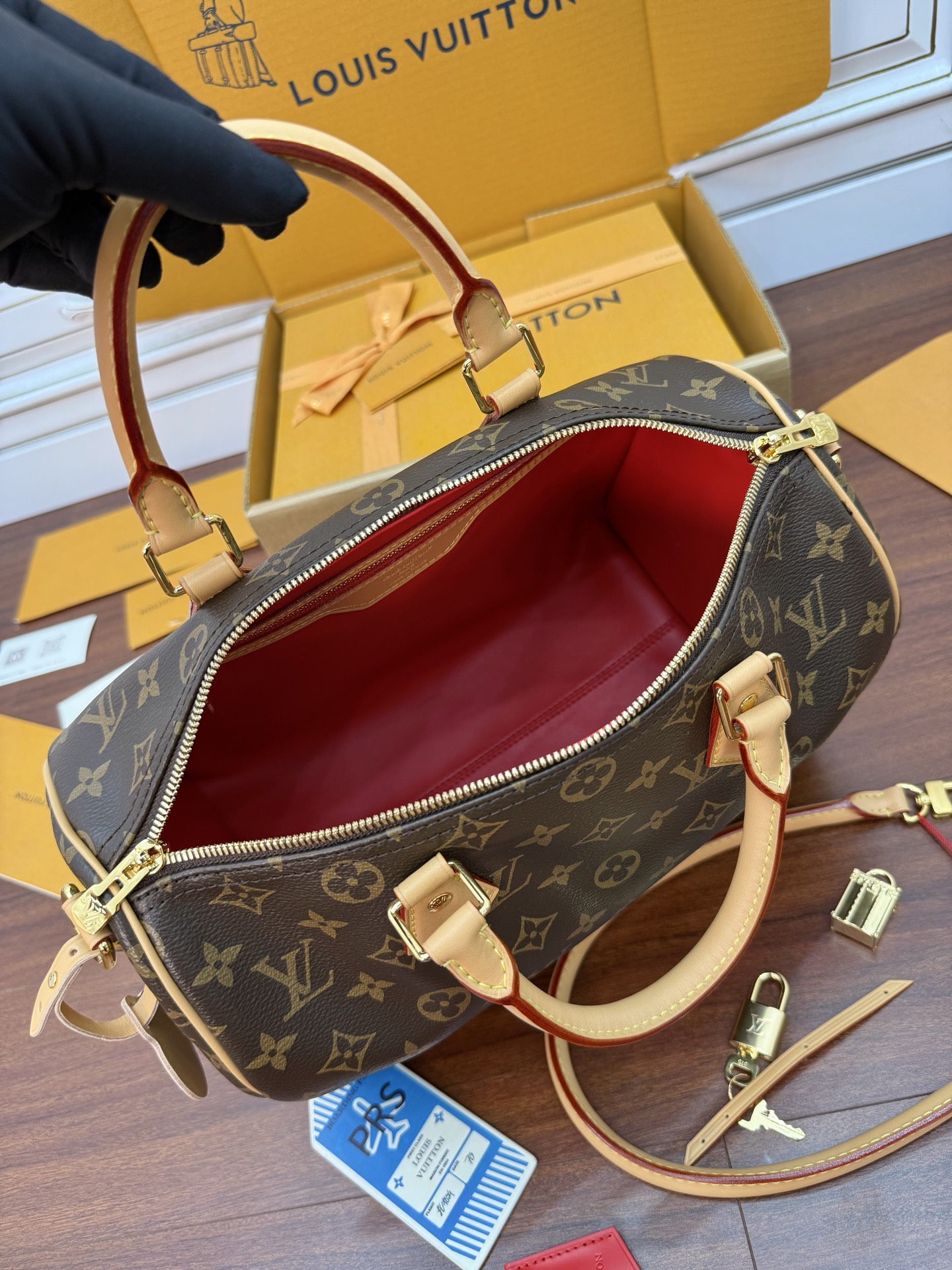 Louis Vuitton Speedy Bandouliere 30: Iconic Monogram Canvas, Compact & Stylish 6 i1753275812633 4358 0 5