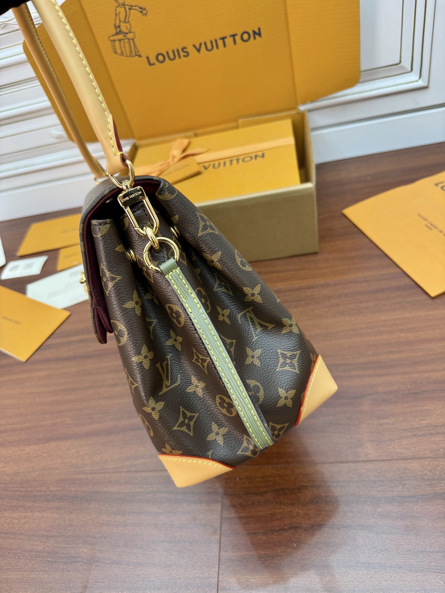Louis Vuitton M14473 Brown Leather Shoulder Bag 5 i1753325782491 7251 0 3