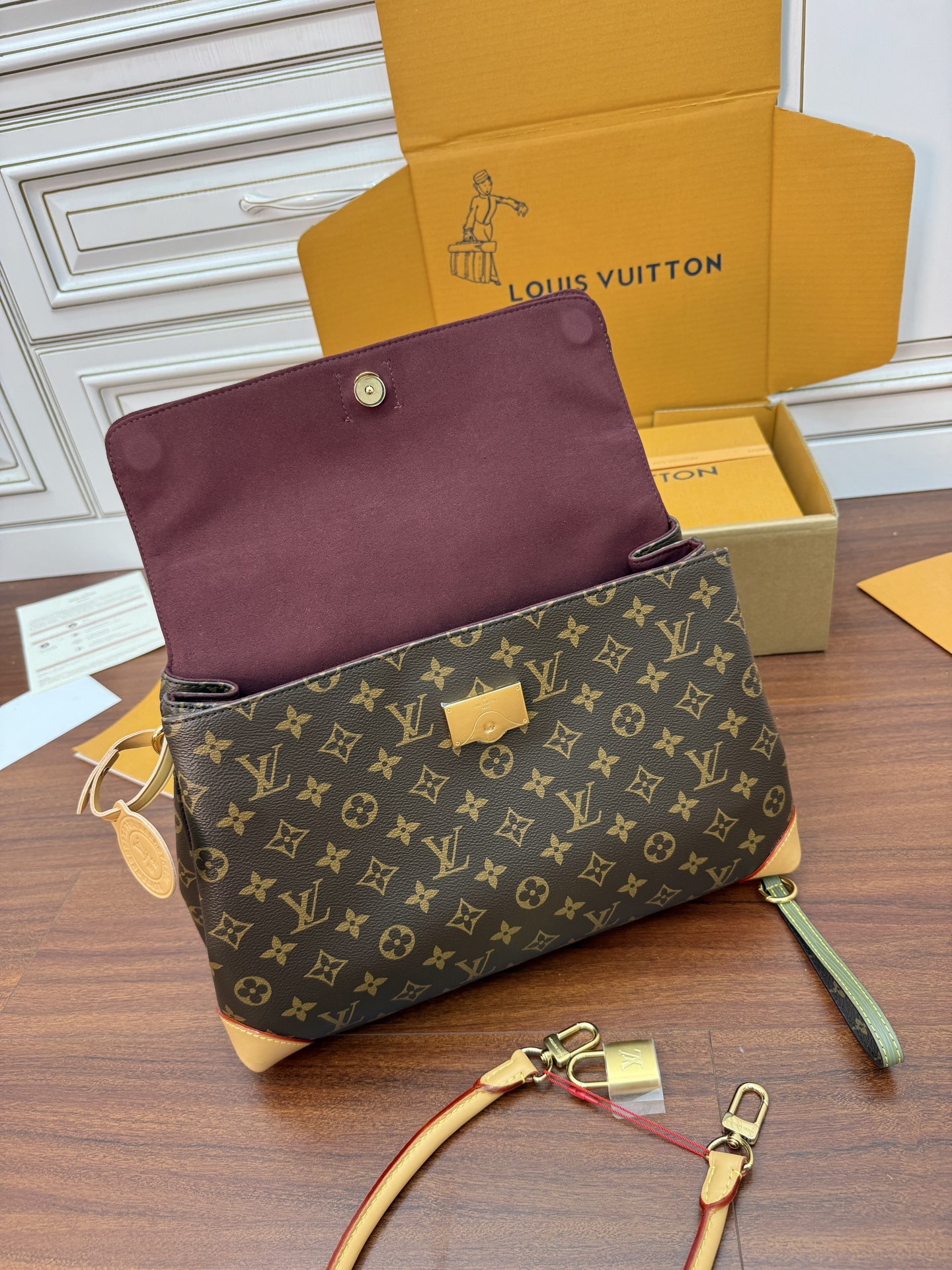 Louis Vuitton M14473 Brown Leather Shoulder Bag 10 i1753325792858 3553 0 8