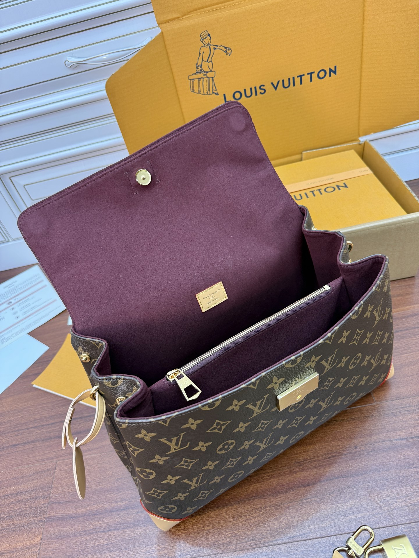 Louis Vuitton M14473 Brown Leather Shoulder Bag 9 i1753325792925 2697 0 7