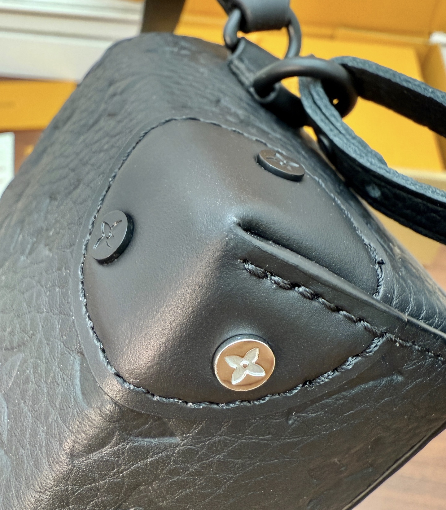 Louis Vuitton M81746 Black Leather Crossbody Bag with Diamond Pattern 6 i1753844924012 1348 0 5