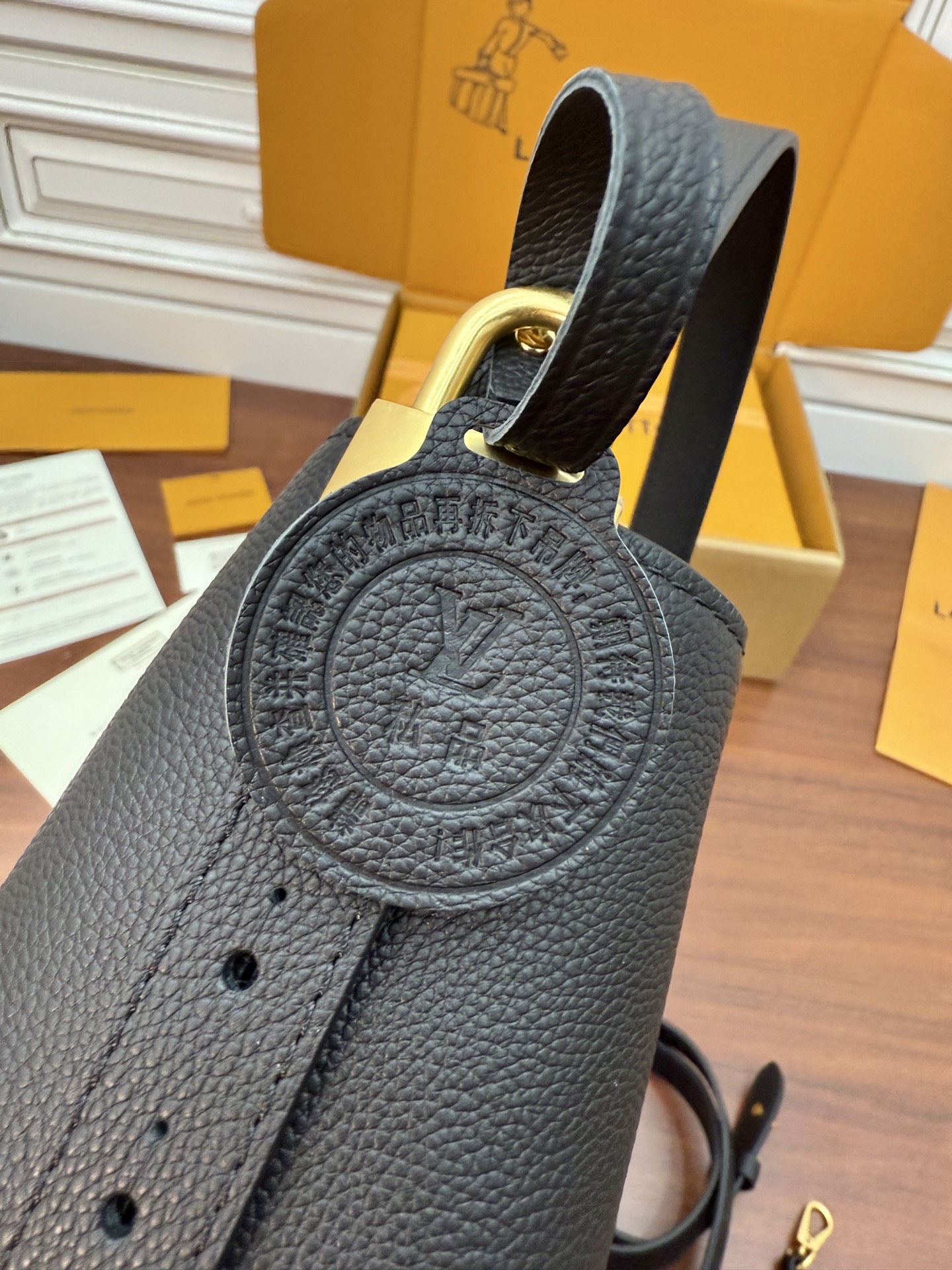 Louis Vuitton M25543 Black Leather Bucket Bag with Pouch 9 i1755487499755 9747 0 7