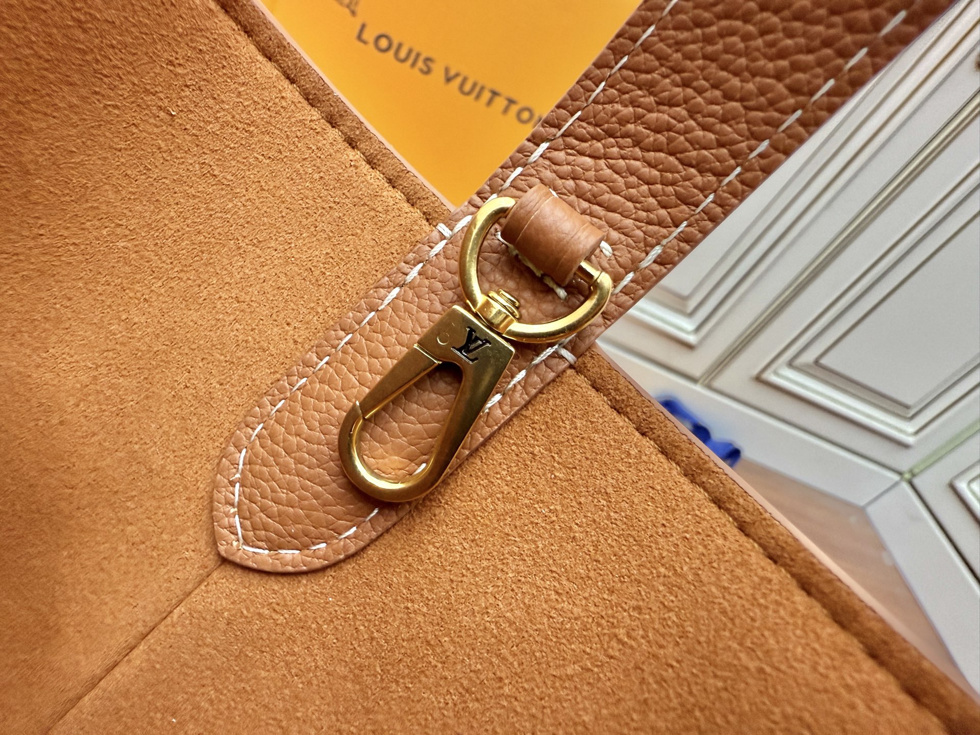 Louis Vuitton Brown Leather Bucket Bag with Coin Purse and Strap 9 i1755661658938 2377 0 7