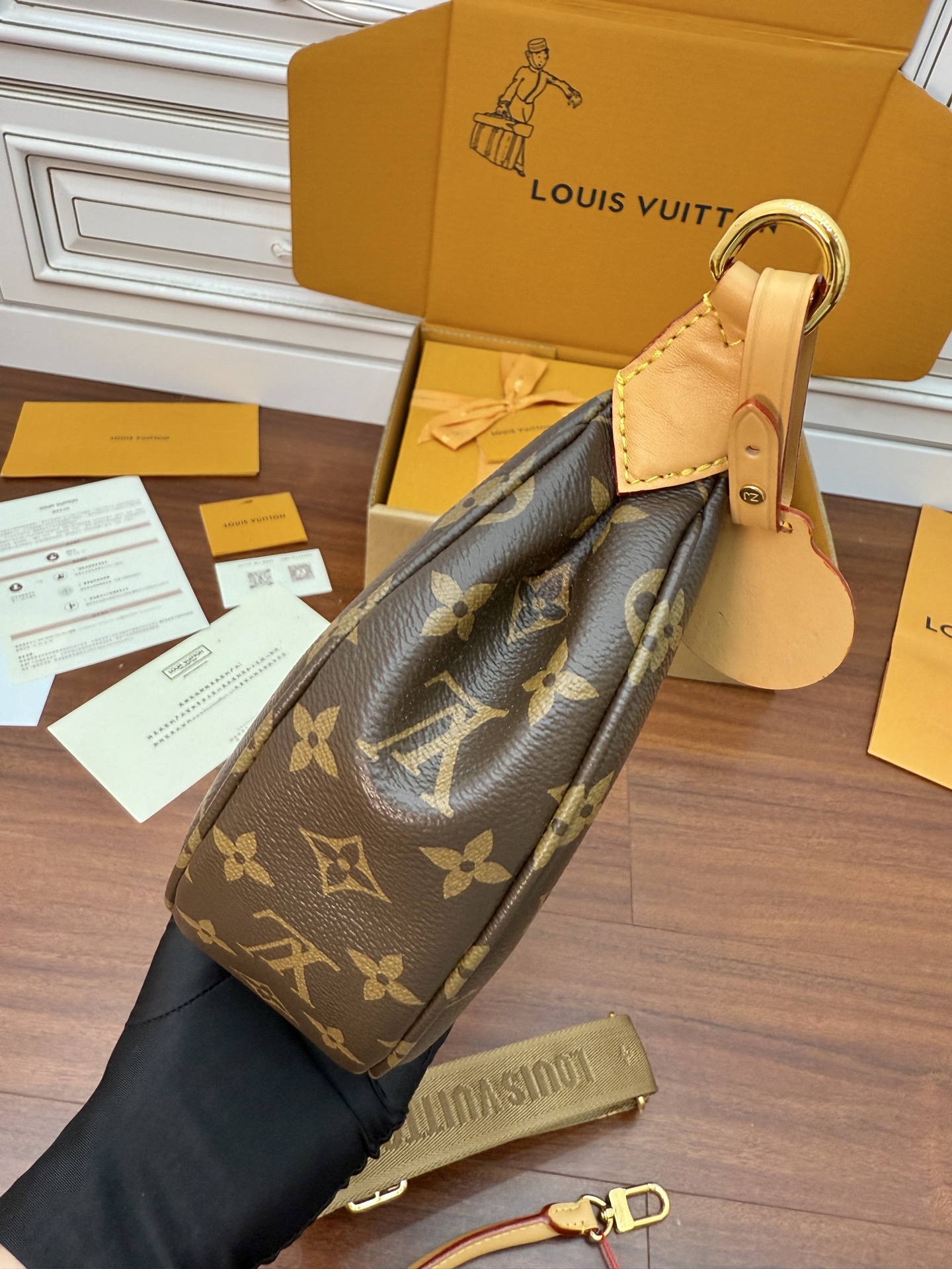 Louis Vuitton Monogram Empreinte Marais Bag Premium Leather, 28x15x7 CM 10 i1755661942813 4151 0 8