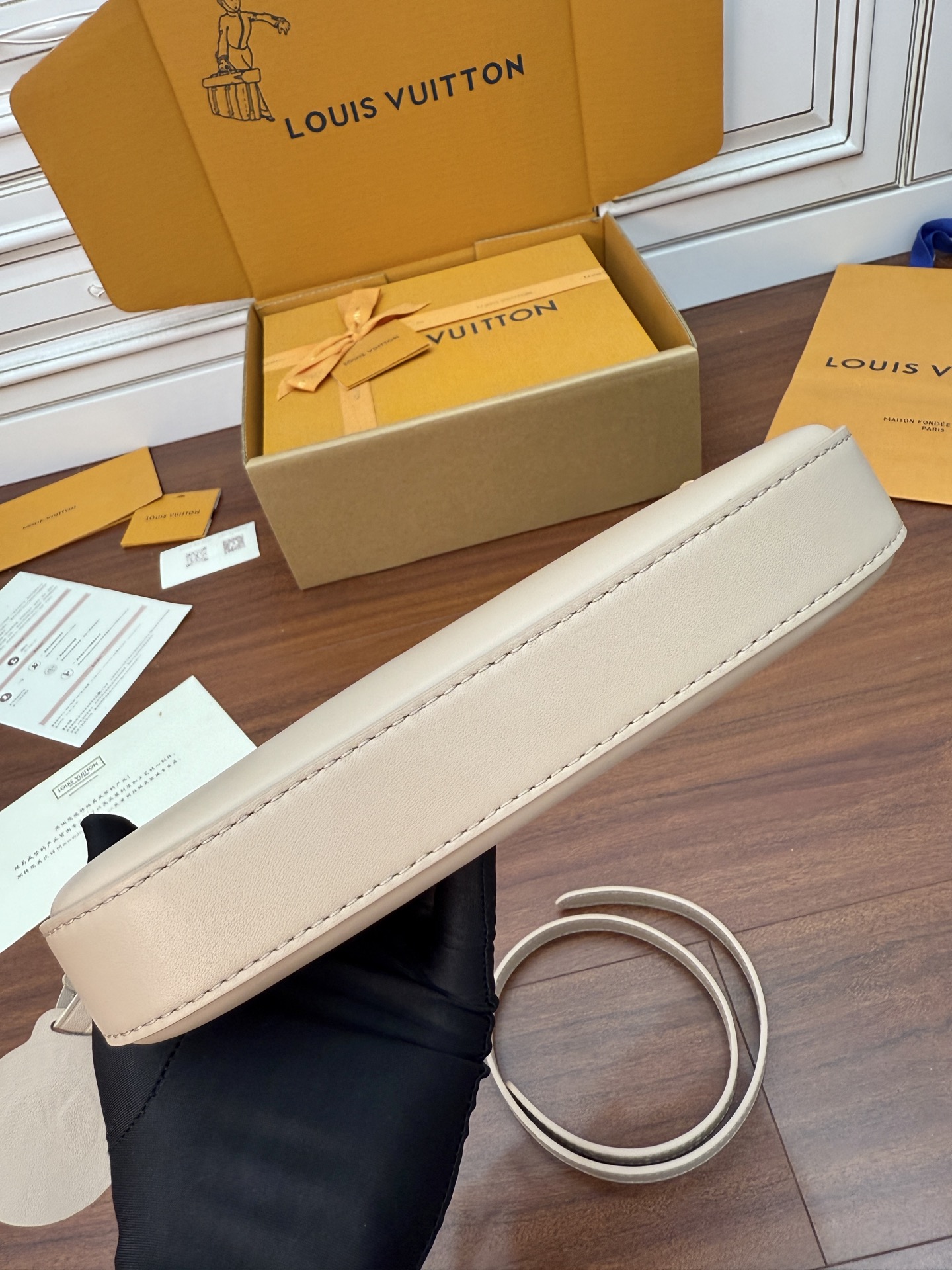 Louis Vuitton M25784 Imported Leather Shoulder Bag - Elegant & Chic 8 i1756782024737 9452 0 6