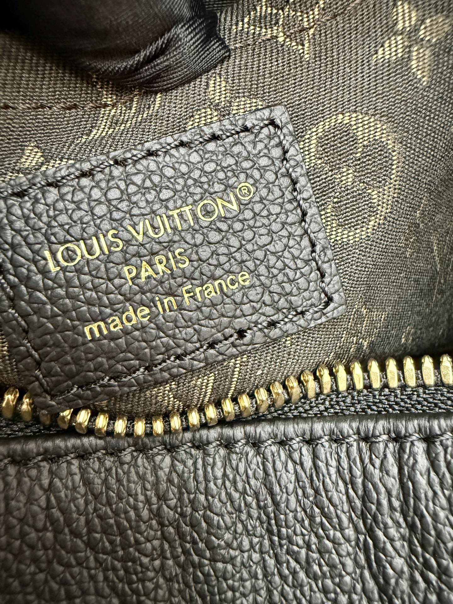 Louis Vuitton Cylinder Bag, A-Grade Italian Leather, 26x17x13.5cm - Stylish & Compact 4 i1757907961964 6779 0 3