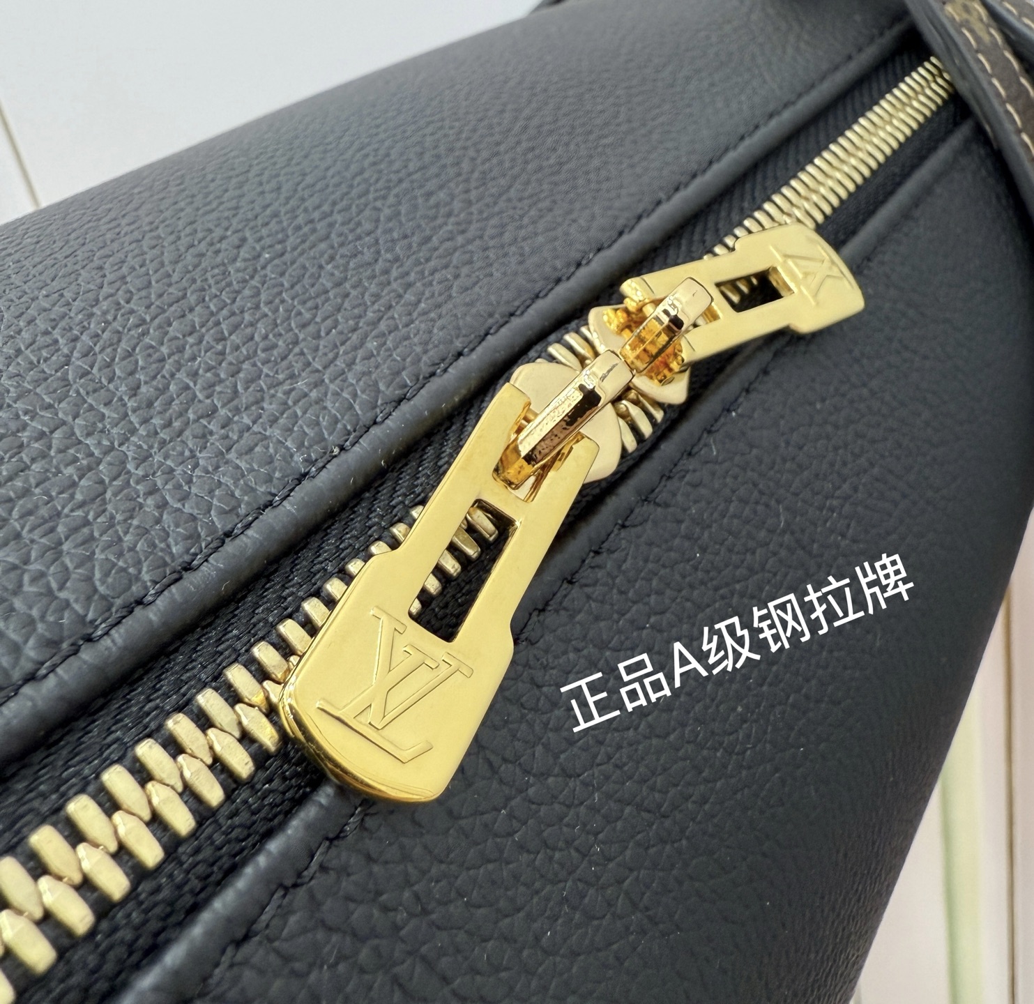 Louis Vuitton Cylinder Bag, A-Grade Italian Leather, 26x17x13.5cm - Stylish & Compact 7 i1757907968497 1212 0 6