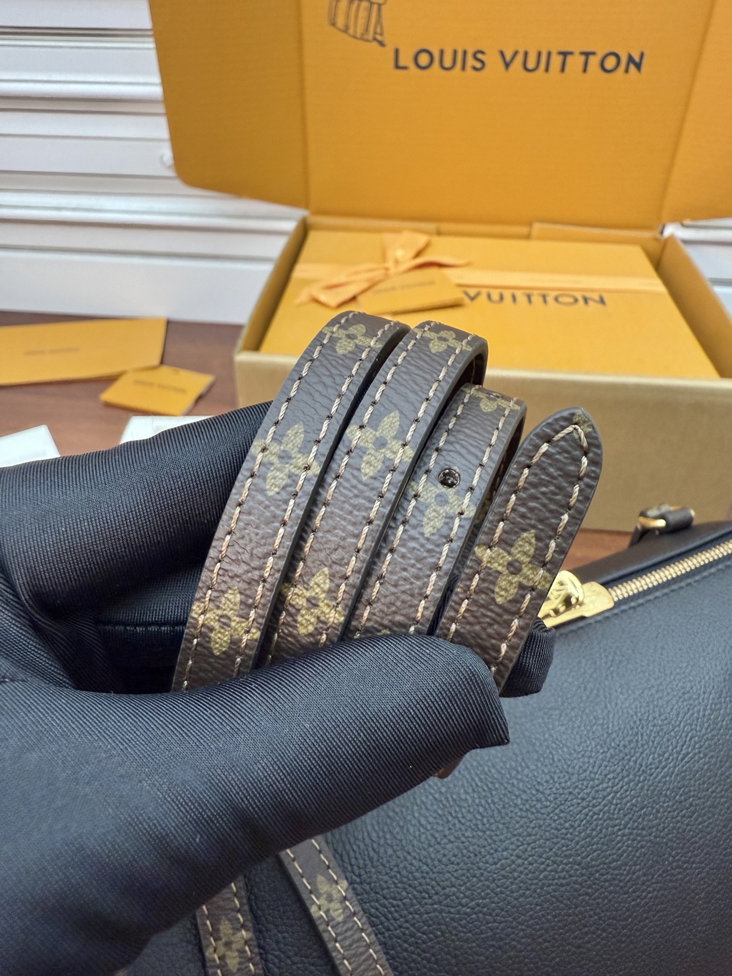 Louis Vuitton Cylinder Bag, A-Grade Italian Leather, 26x17x13.5cm - Stylish & Compact 8 i1757907968667 8385 0 7