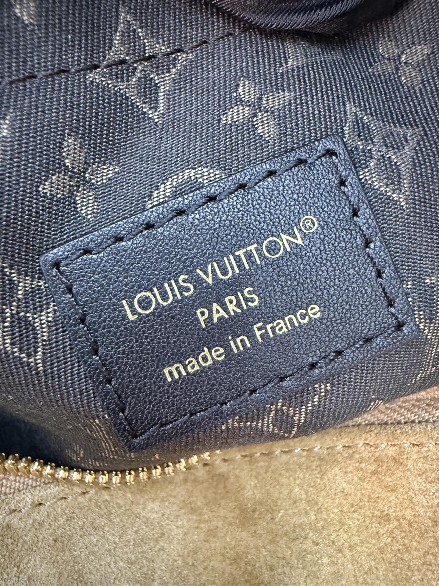 Louis Vuitton Suede Leather Shoulder Bag Brown Trim 36x24x18.5CM 4 i1758600273054 5372 0 3